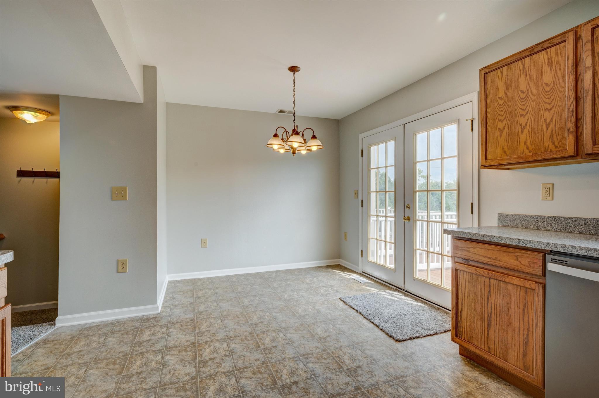 TOWNES OF OAKHURST - Residential