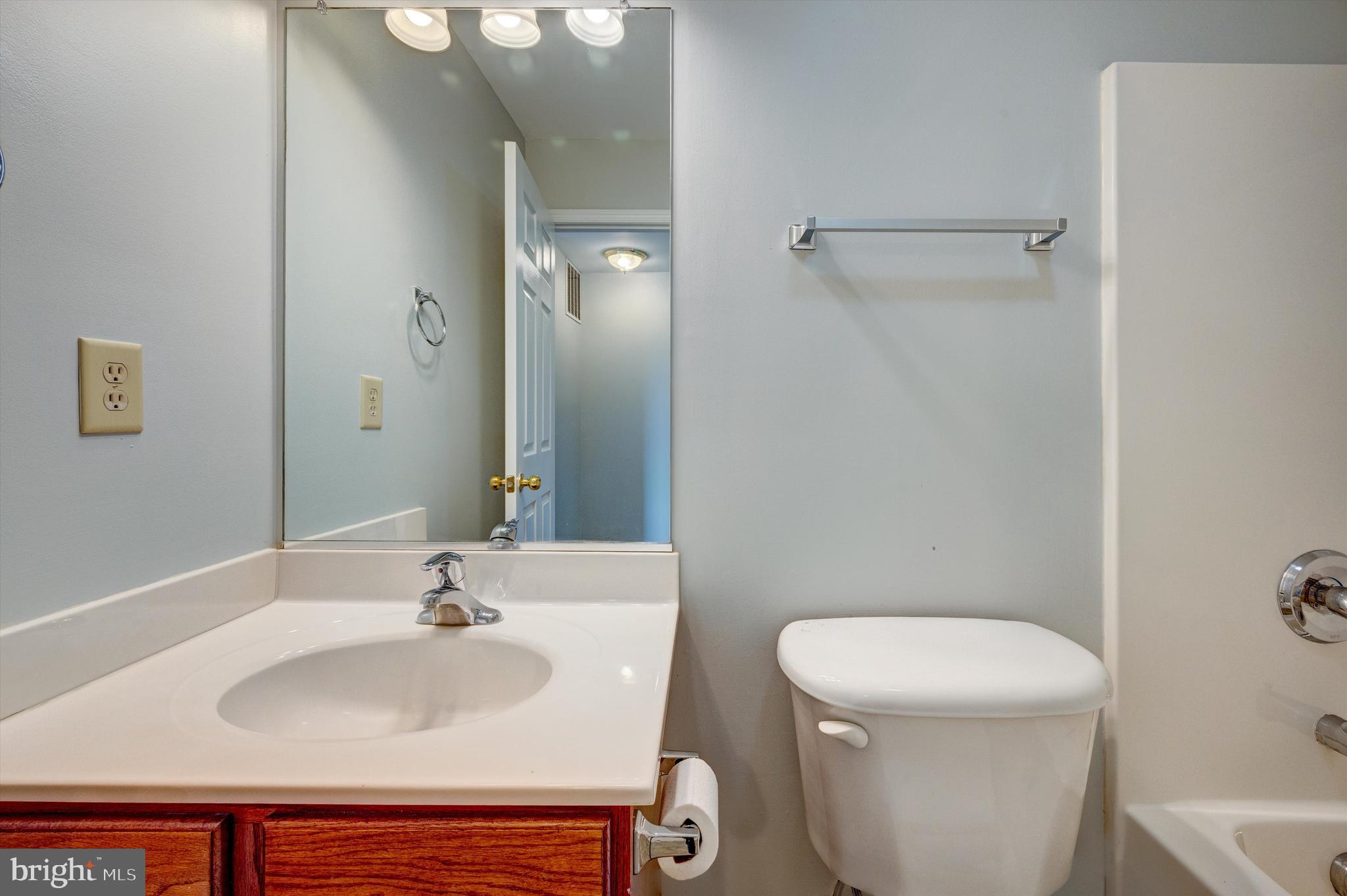 TOWNES OF OAKHURST - Residential