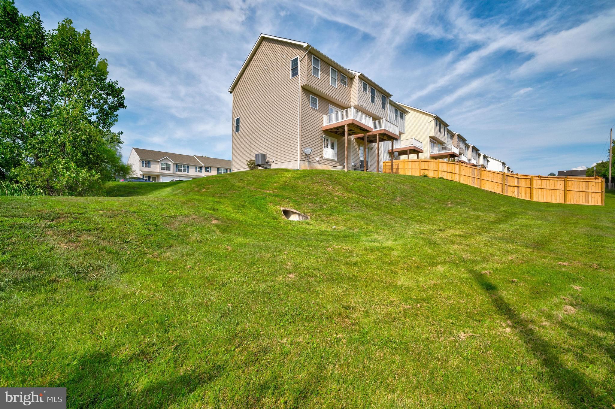 TOWNES OF OAKHURST - Residential