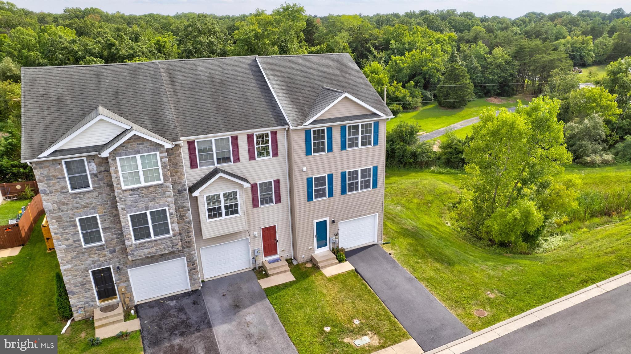 TOWNES OF OAKHURST - Residential