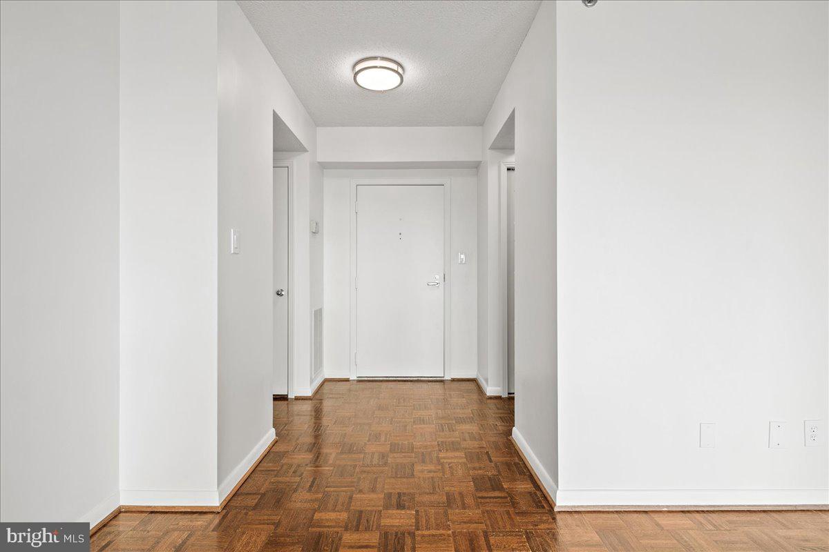 1016 S WAYNE STREET 502