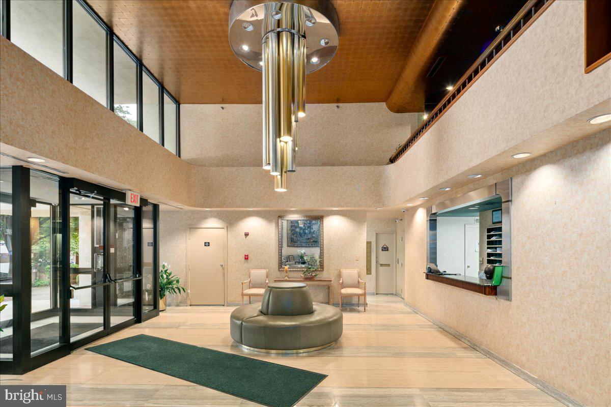 1016 S WAYNE STREET 502