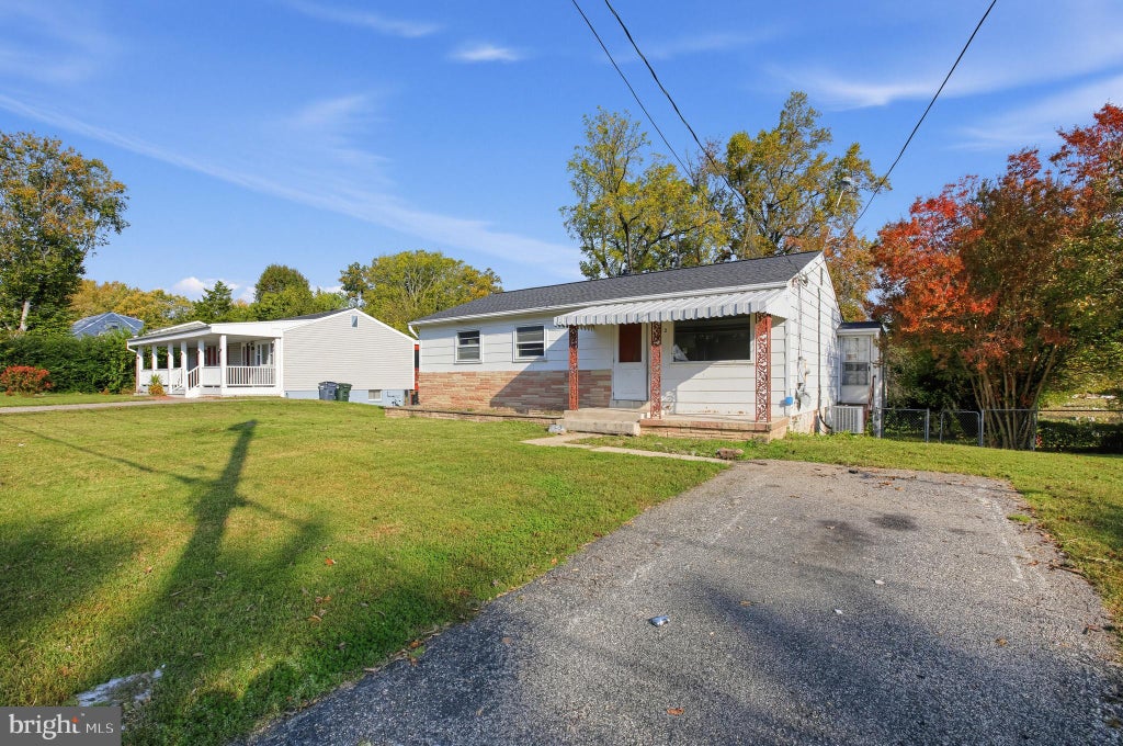 Photo of 1302 Columbia Road, WOODBRIDGE, VA 22191 (MLS # VAPW2133178)