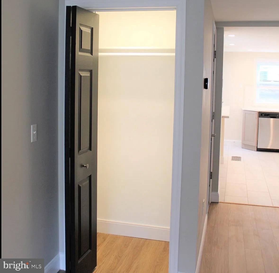 1116 E HEWSON STREET