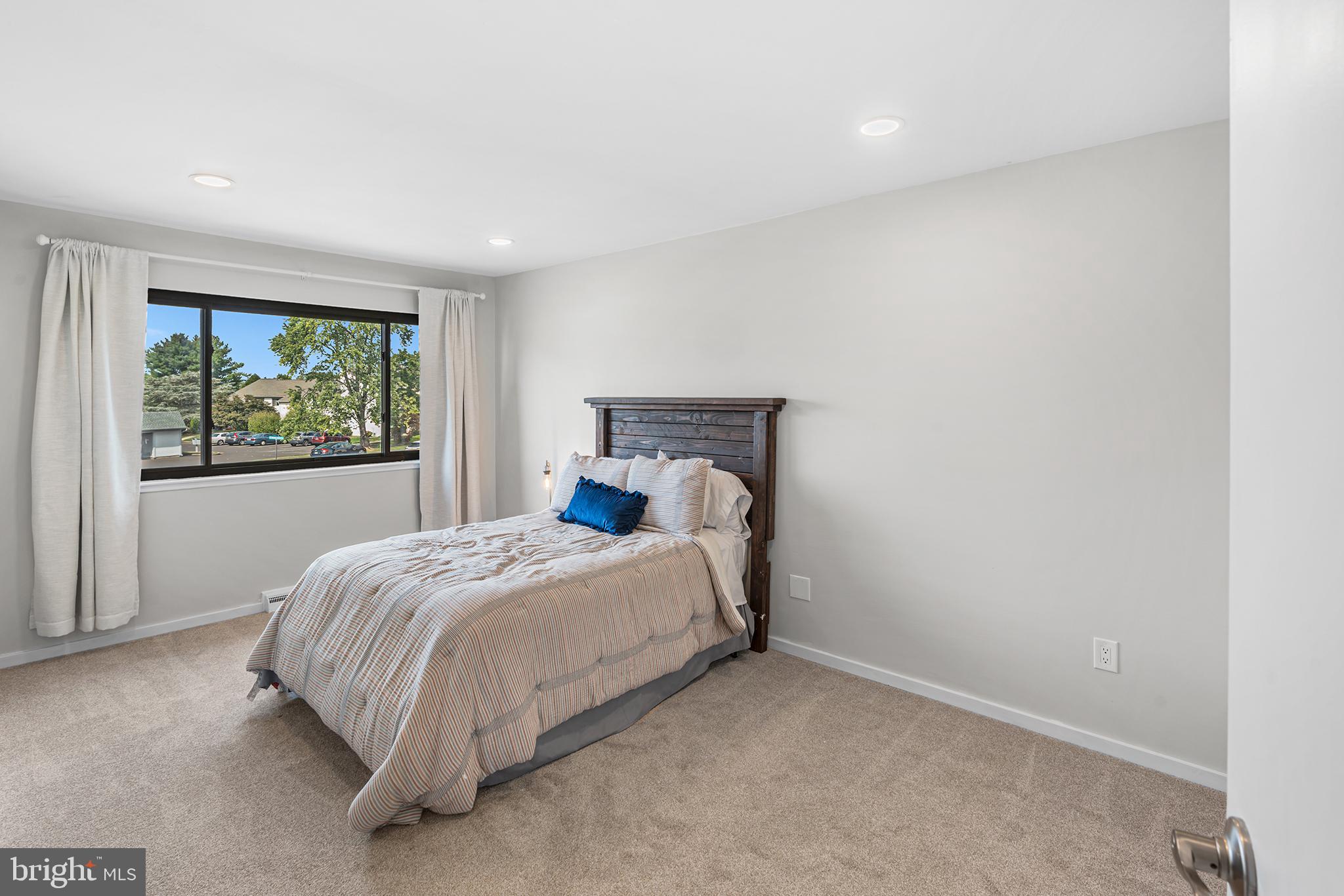 TOWAMENCIN CONDOS - Residential Lease