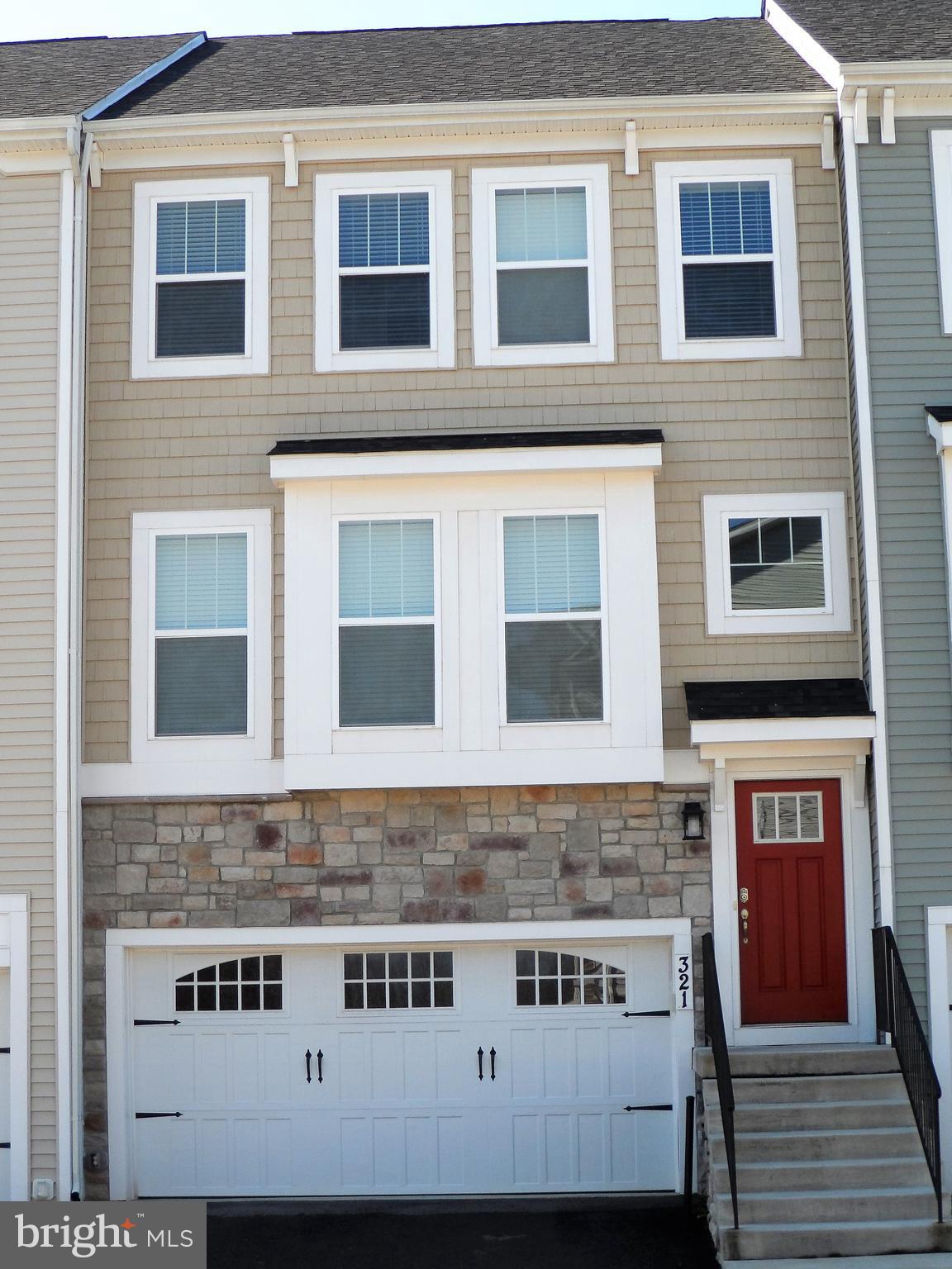 TANYARD COVE NORTH - Residential Lease