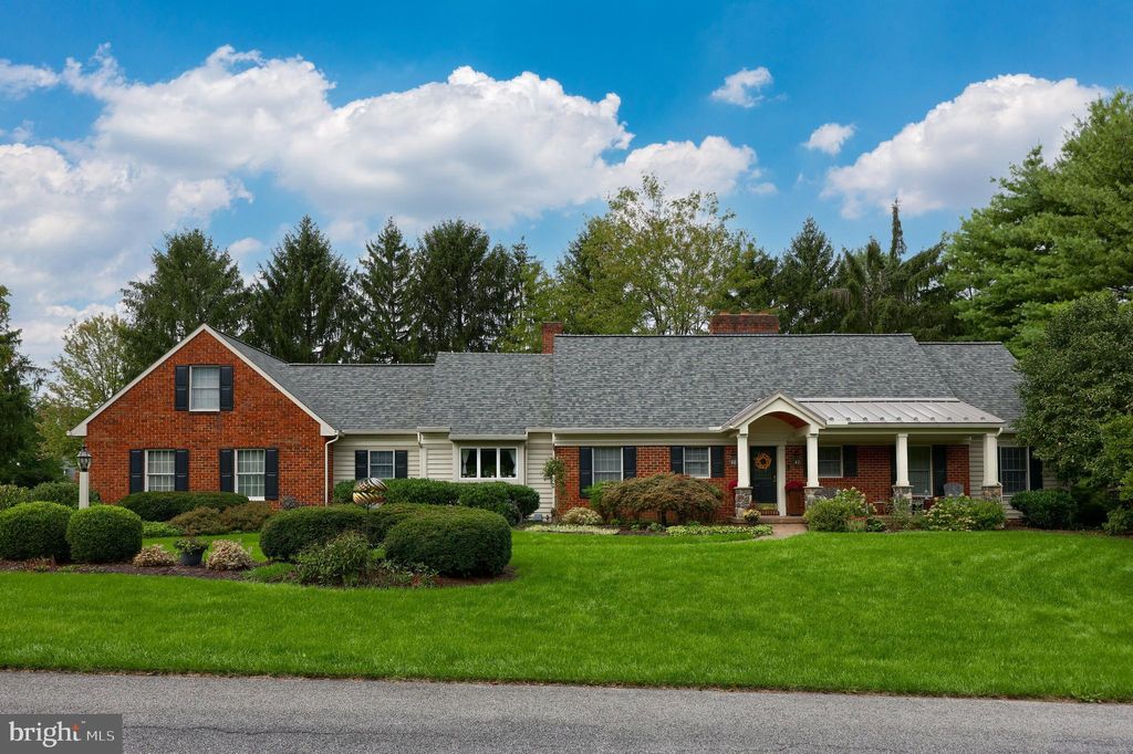 Photo of 2158 Waterford Drive, Lancaster, PA 17601 (MLS # PALA2046772)