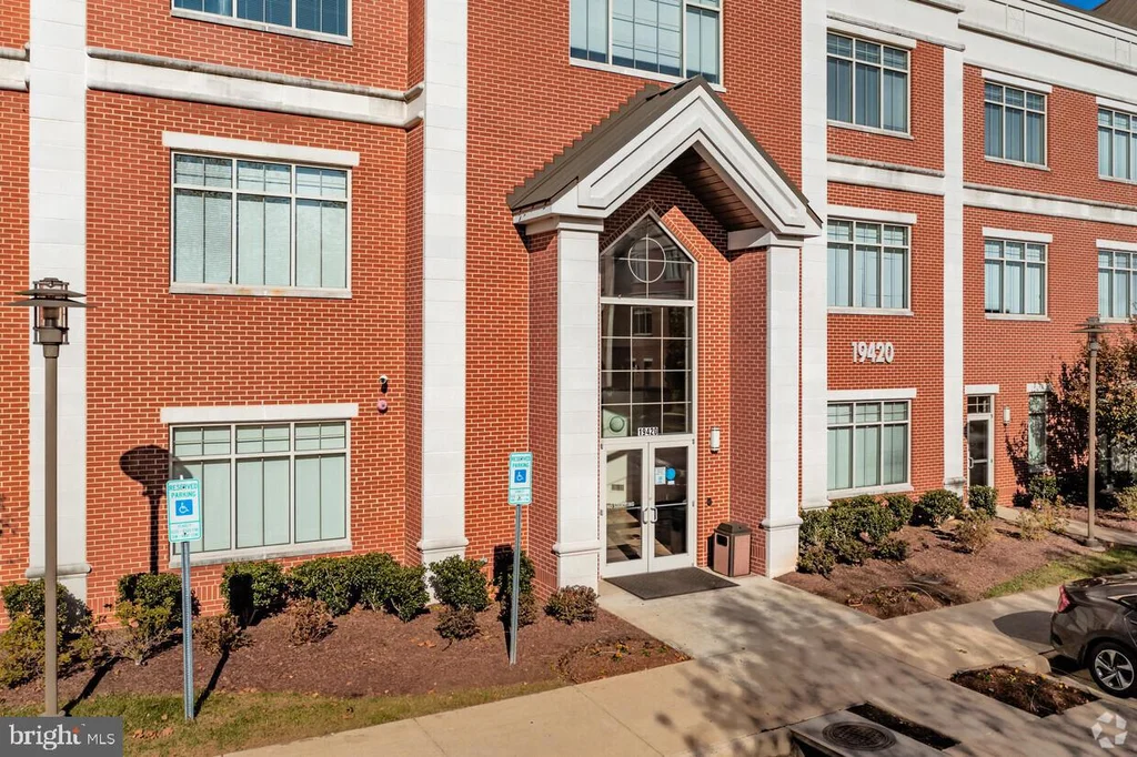 19420 Golf Vista Plaza Unit 320, Leesburg, VA 20176