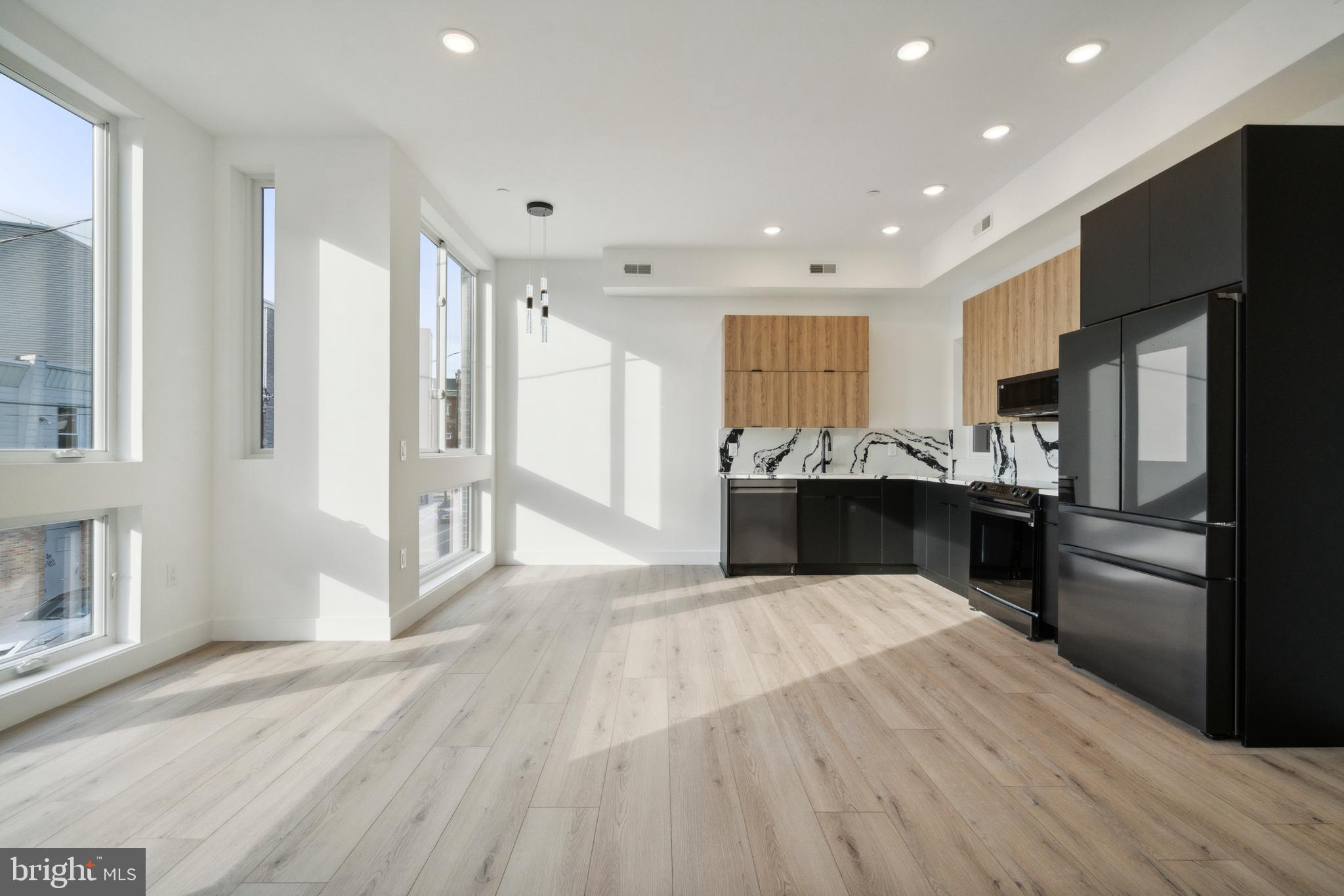 POINT BREEZE - Residential Lease