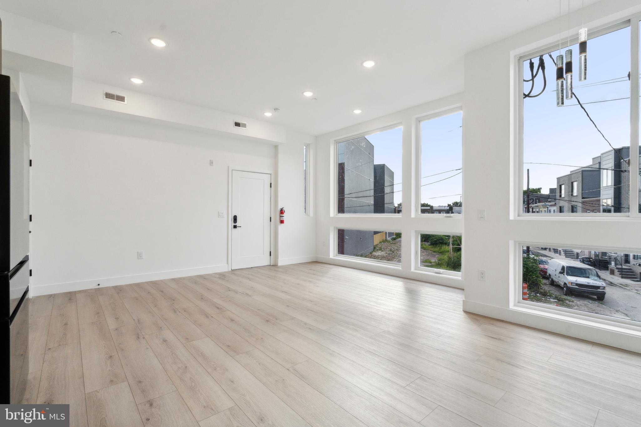 POINT BREEZE - Residential Lease