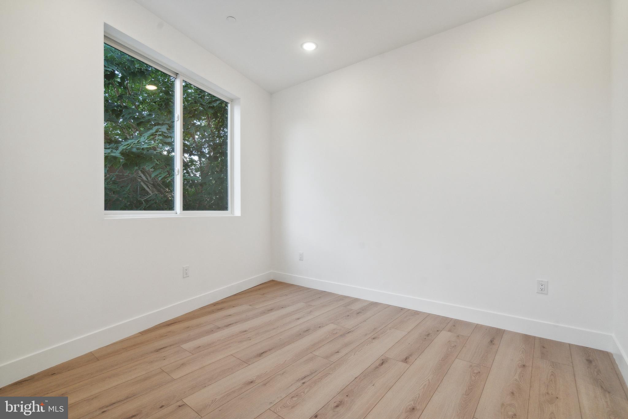 POINT BREEZE - Residential Lease