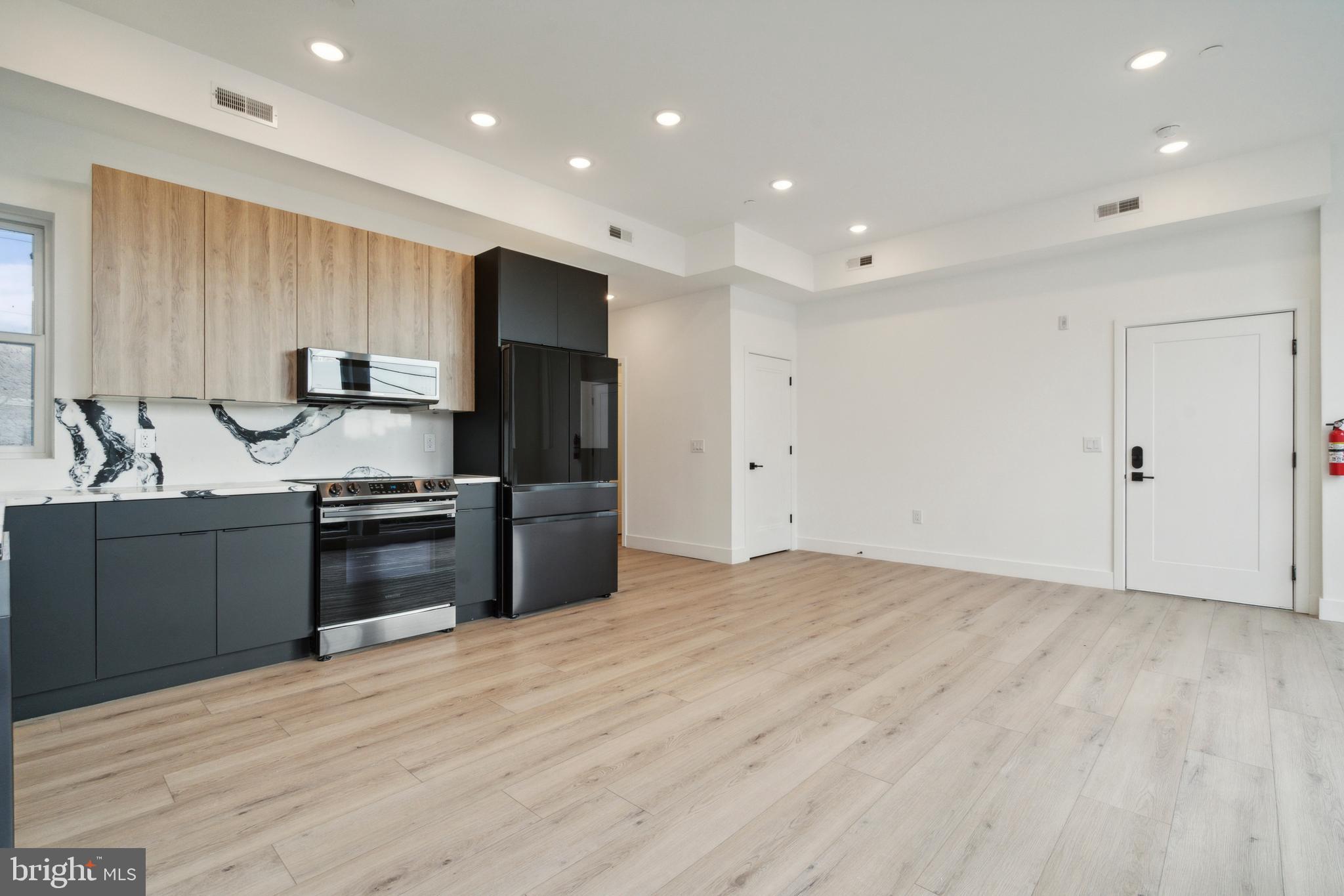 POINT BREEZE - Residential Lease