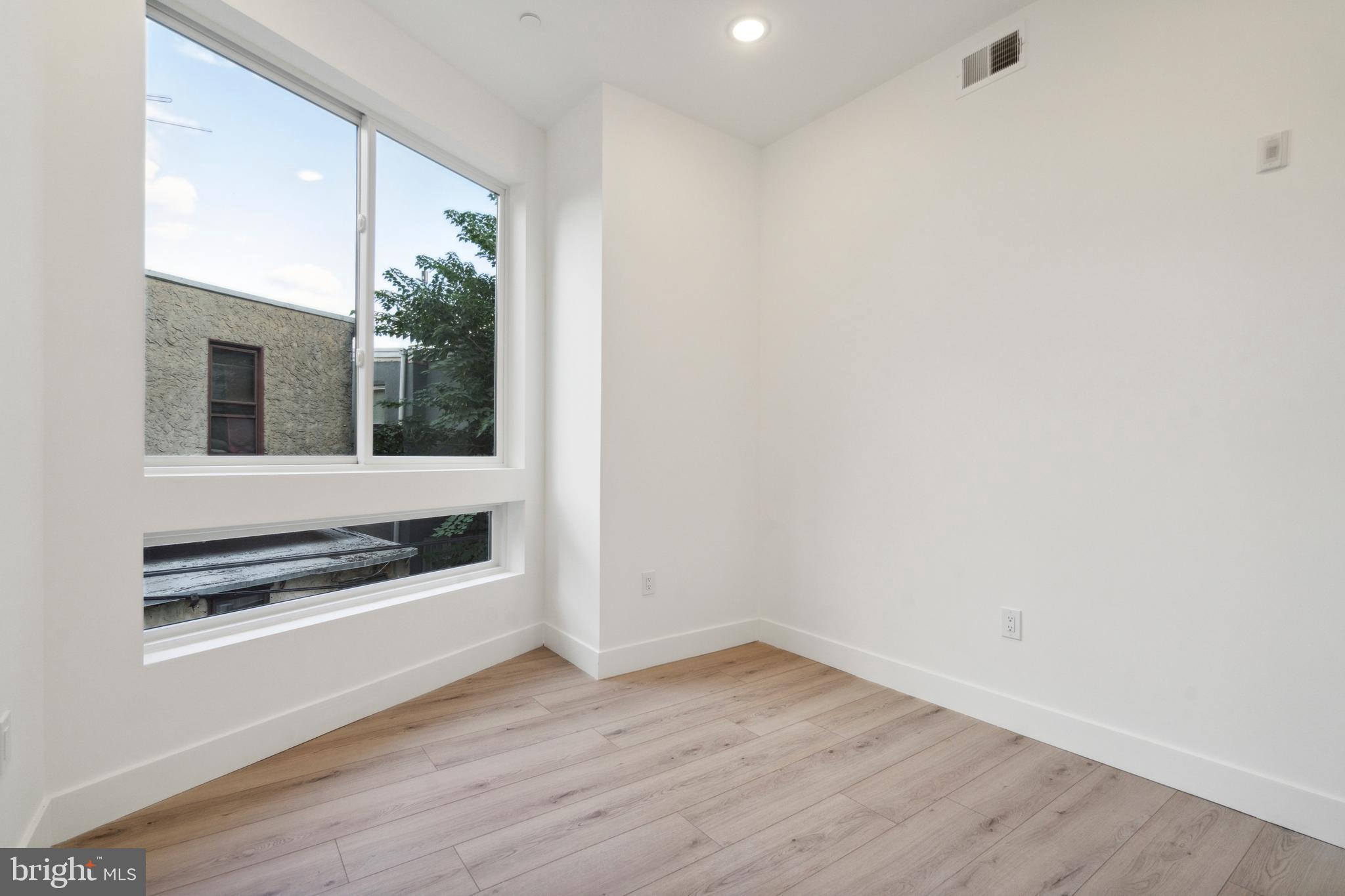 POINT BREEZE - Residential Lease