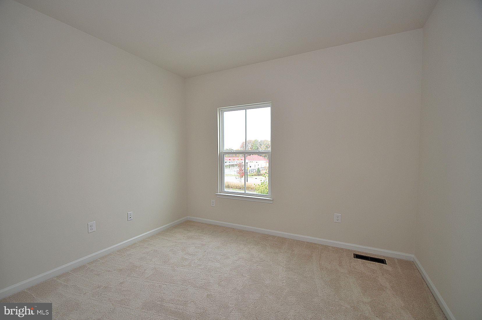 CREEKSIDE VILLAGE AT TANYARD SPRINGS - Residential Lease