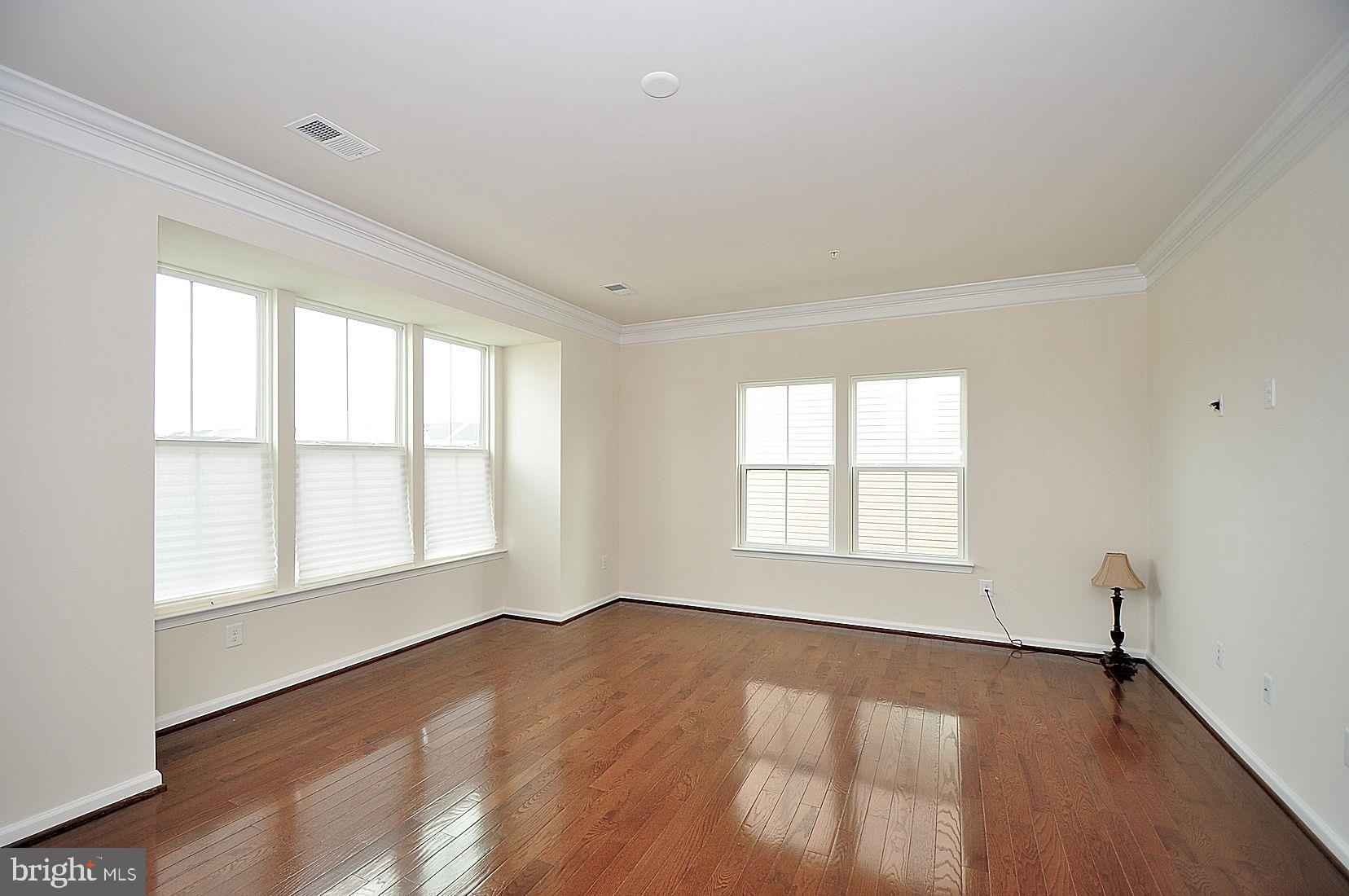 CREEKSIDE VILLAGE AT TANYARD SPRINGS - Residential Lease