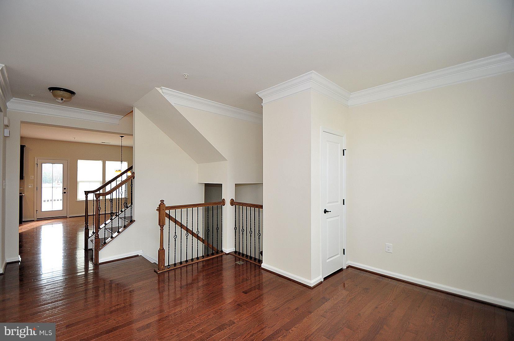 CREEKSIDE VILLAGE AT TANYARD SPRINGS - Residential Lease