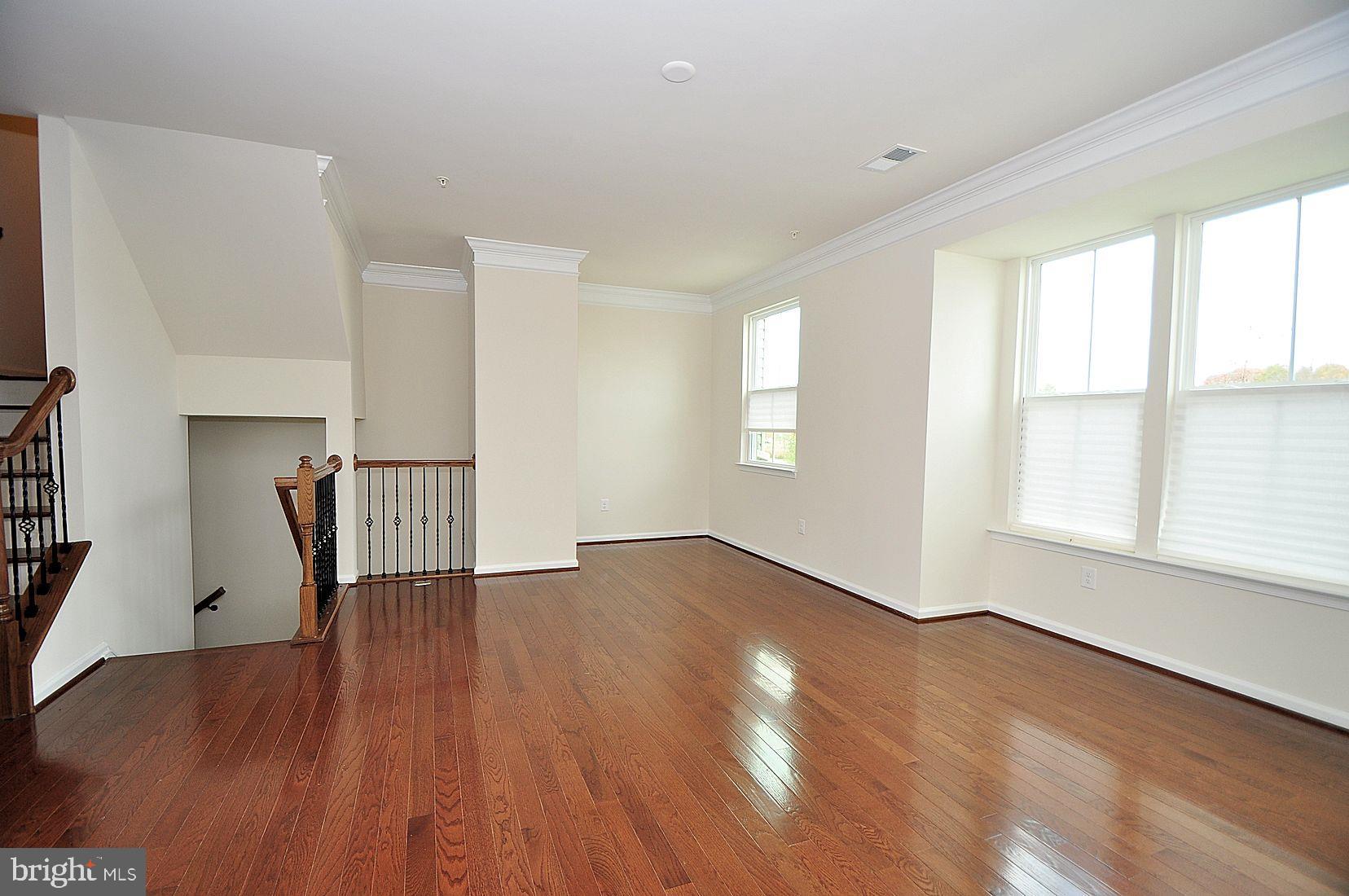 CREEKSIDE VILLAGE AT TANYARD SPRINGS - Residential Lease