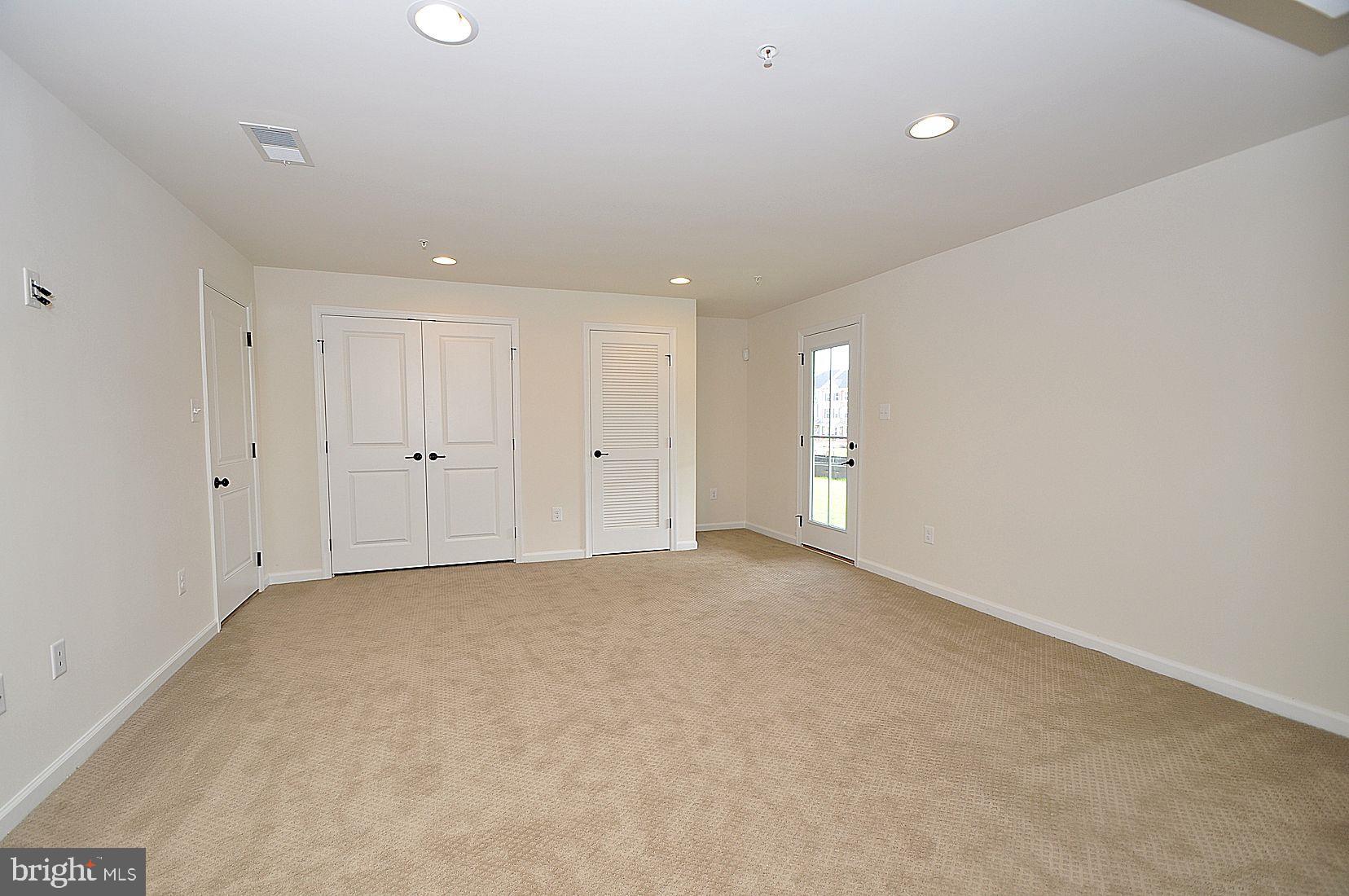 CREEKSIDE VILLAGE AT TANYARD SPRINGS - Residential Lease