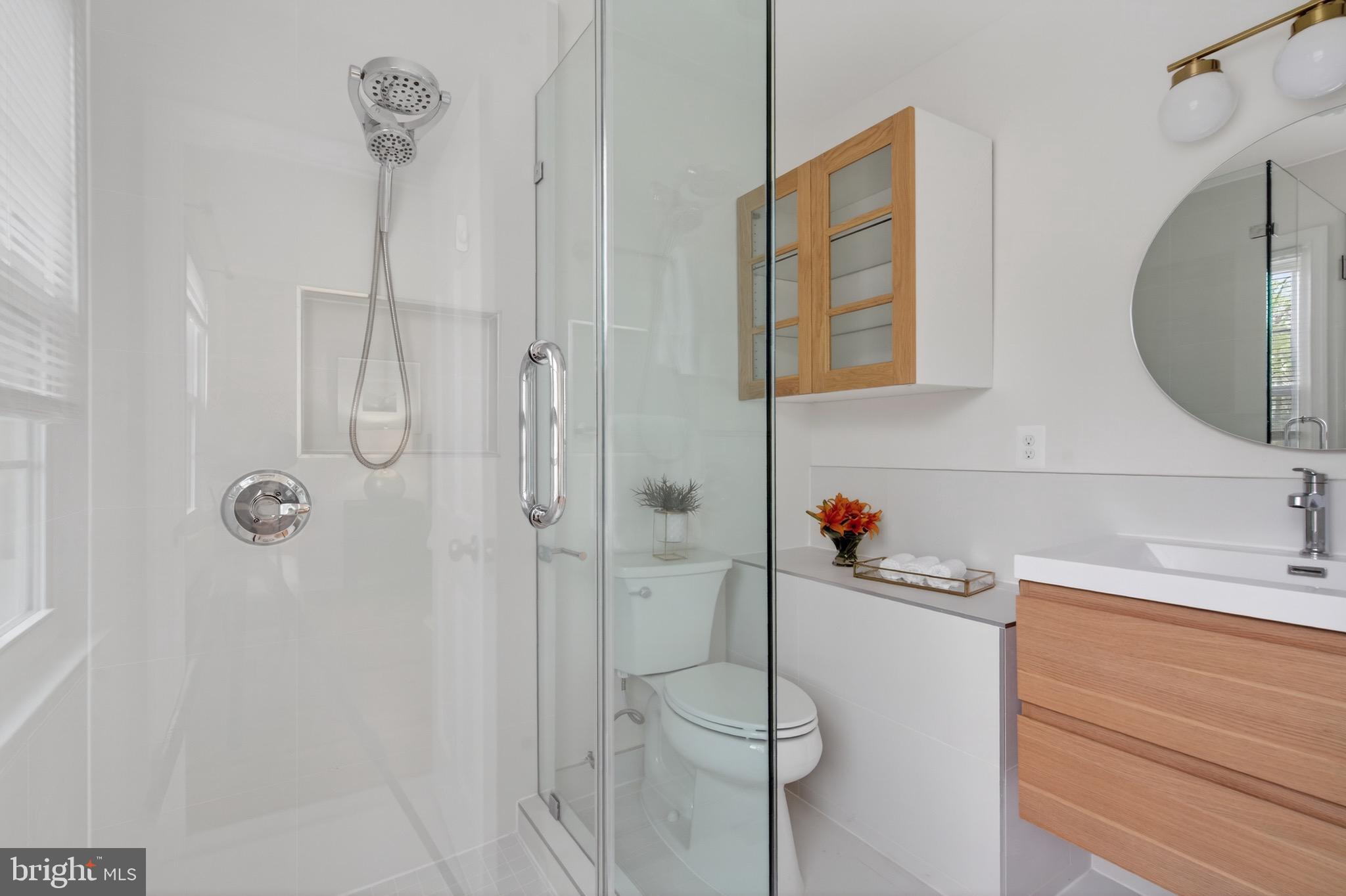 KINGS MANOR TOWNE HOUSES - Residential