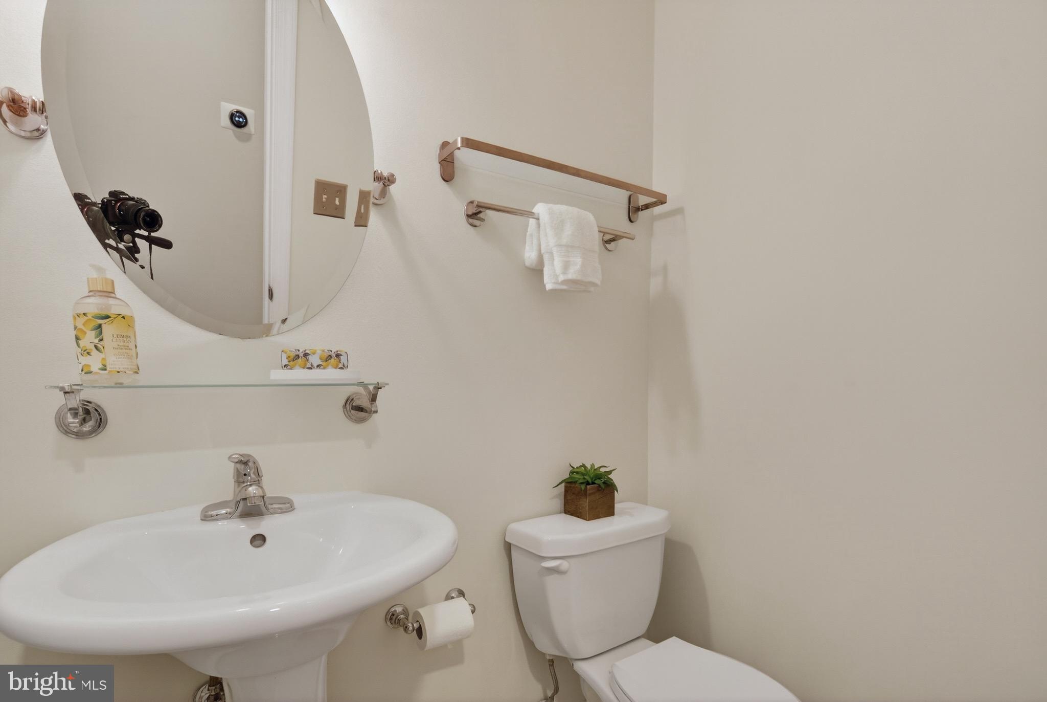 KINGS MANOR TOWNE HOUSES - Residential