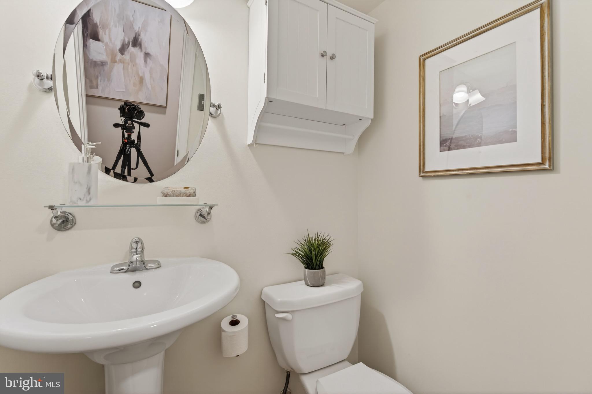 KINGS MANOR TOWNE HOUSES - Residential