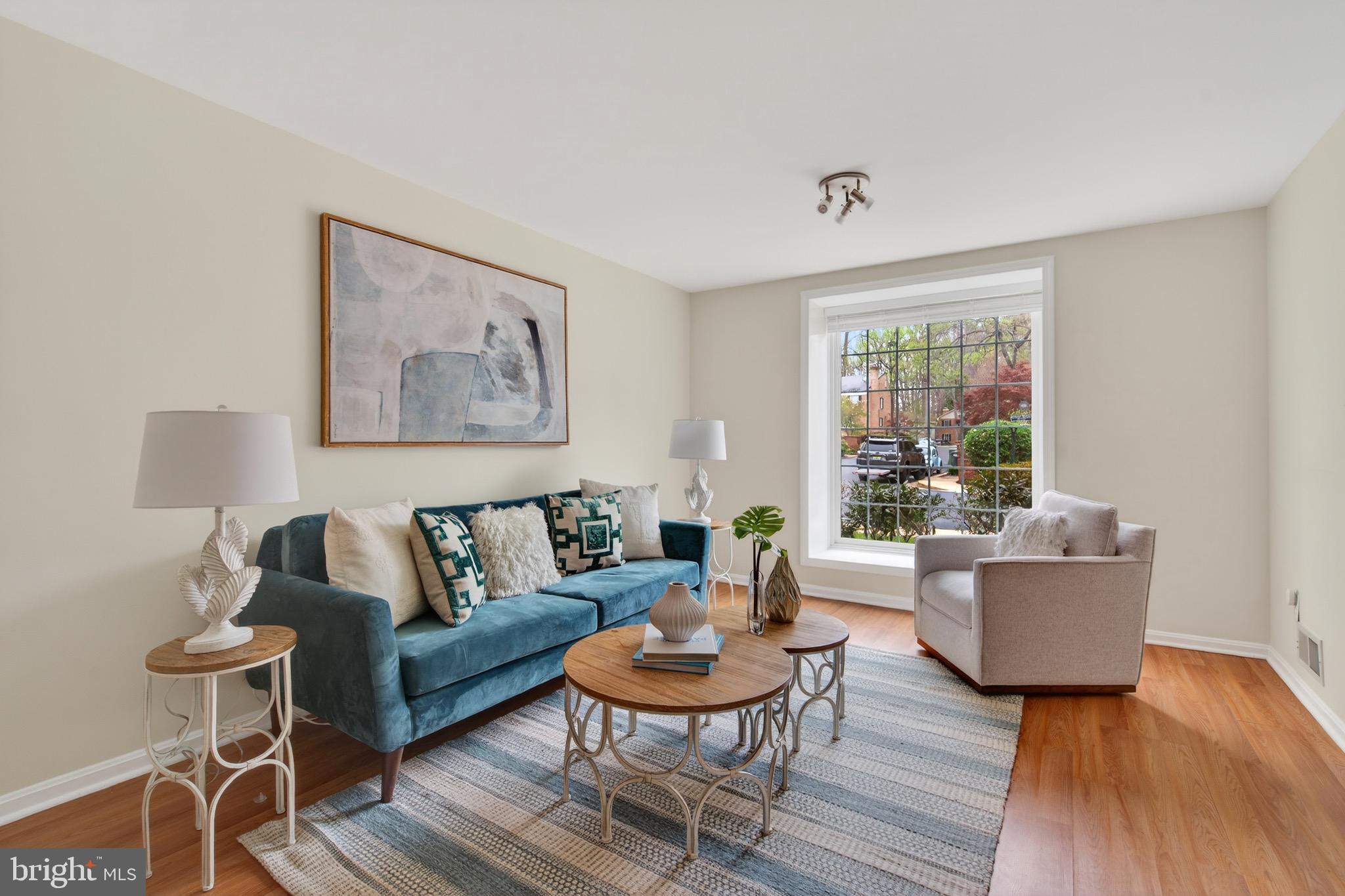 KINGS MANOR TOWNE HOUSES - Residential