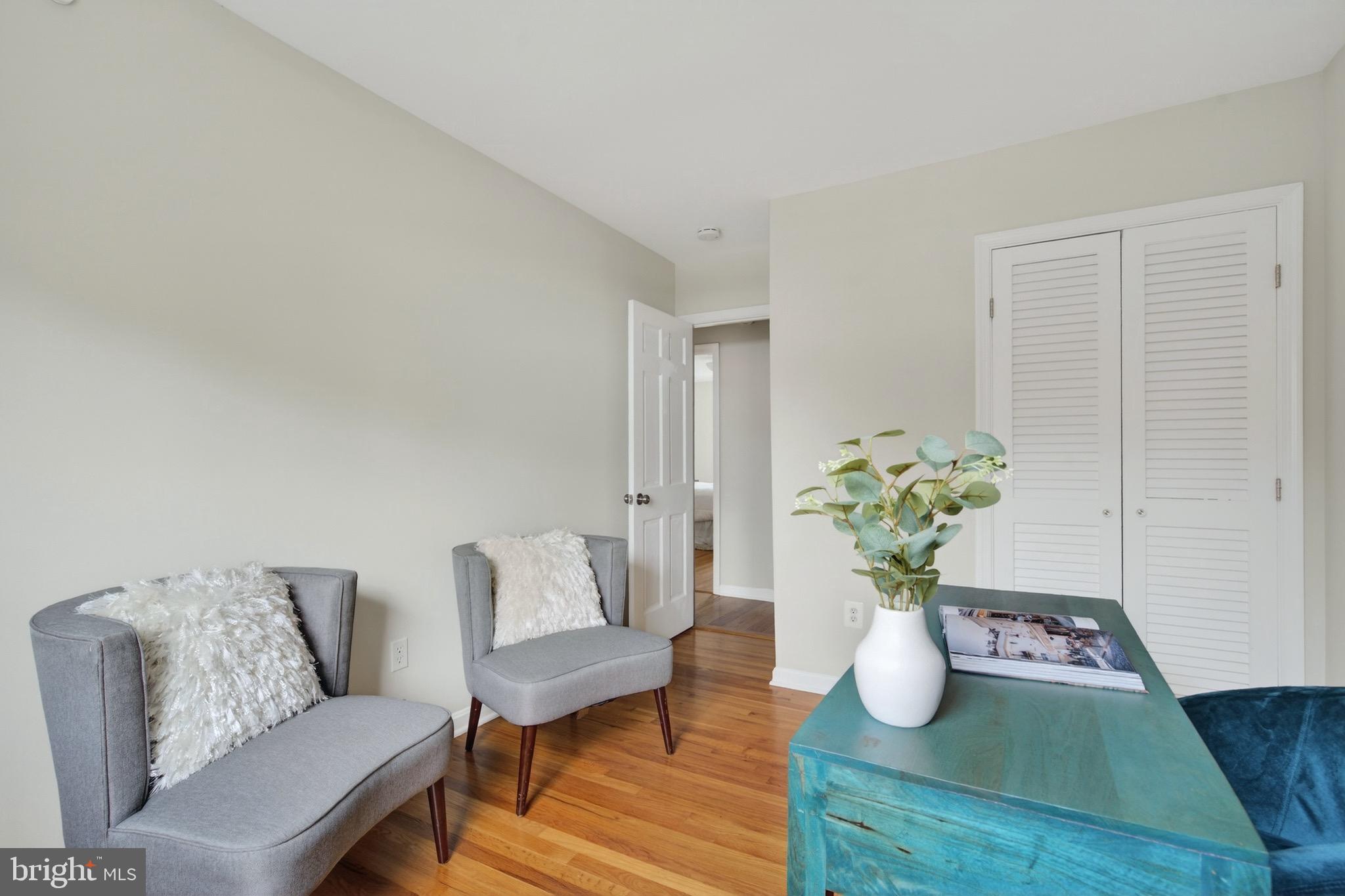 KINGS MANOR TOWNE HOUSES - Residential