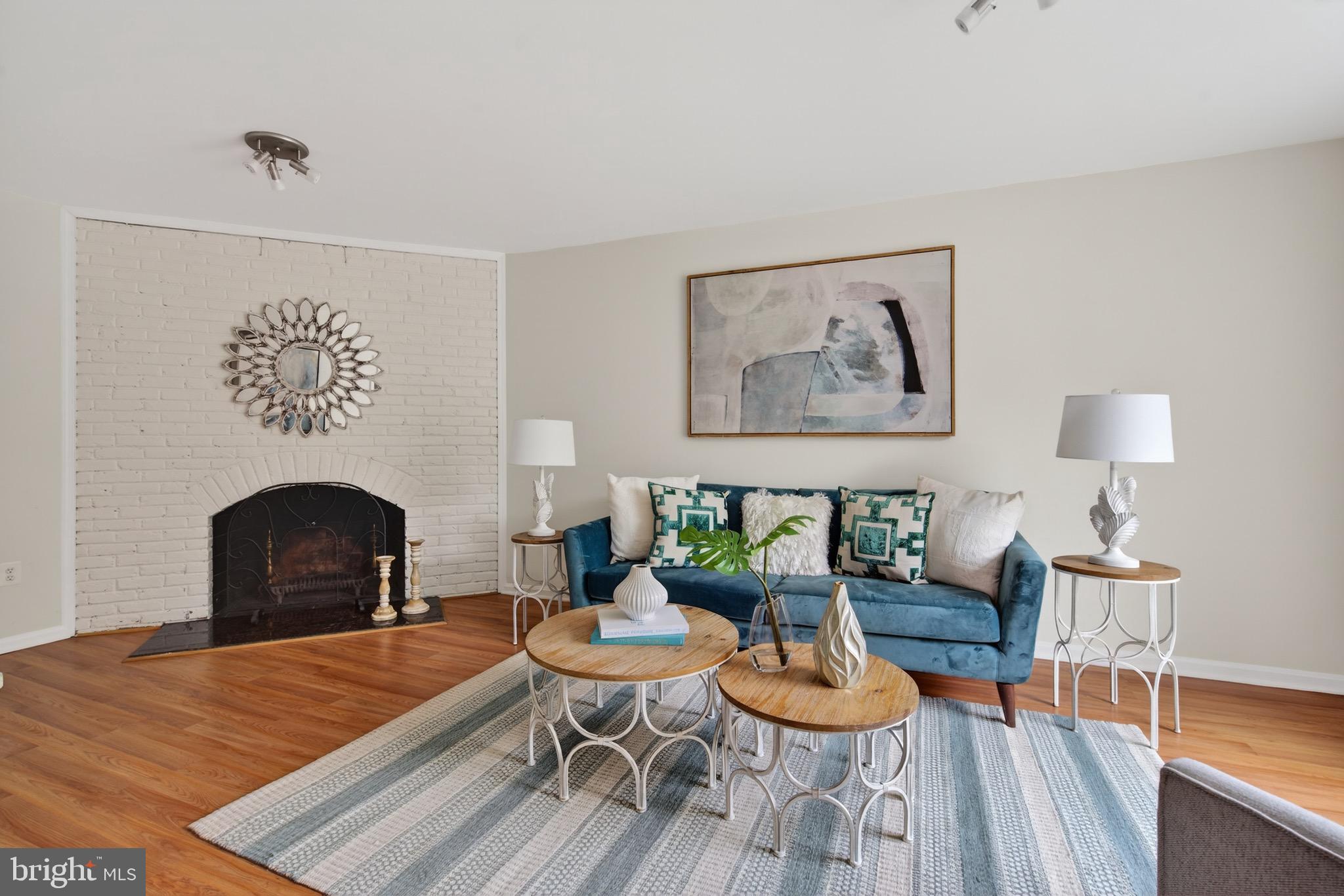 KINGS MANOR TOWNE HOUSES - Residential