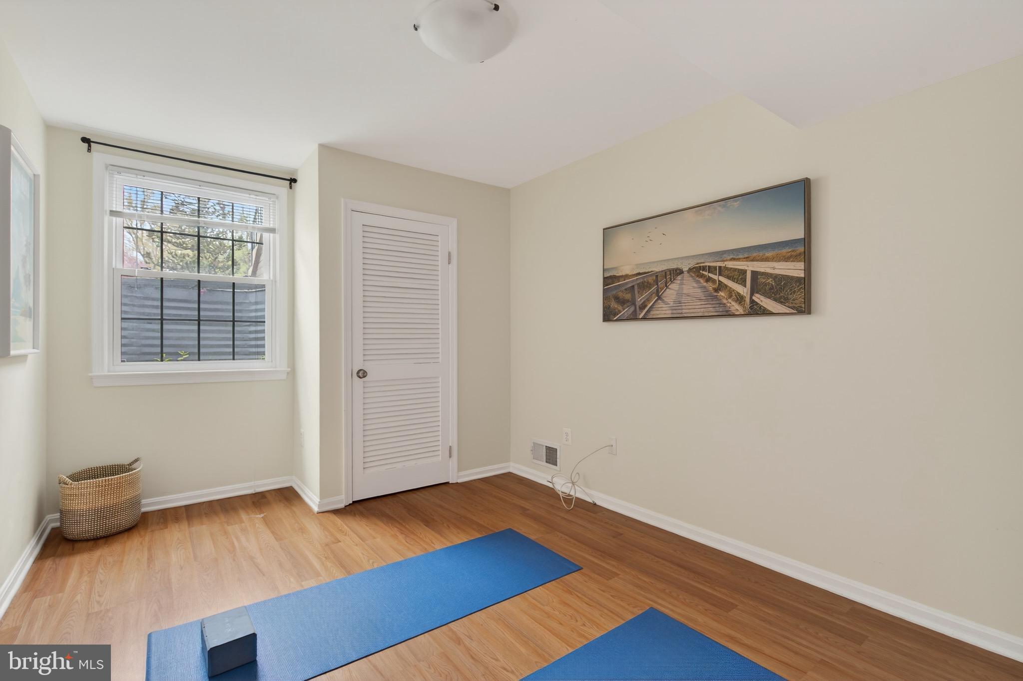 KINGS MANOR TOWNE HOUSES - Residential