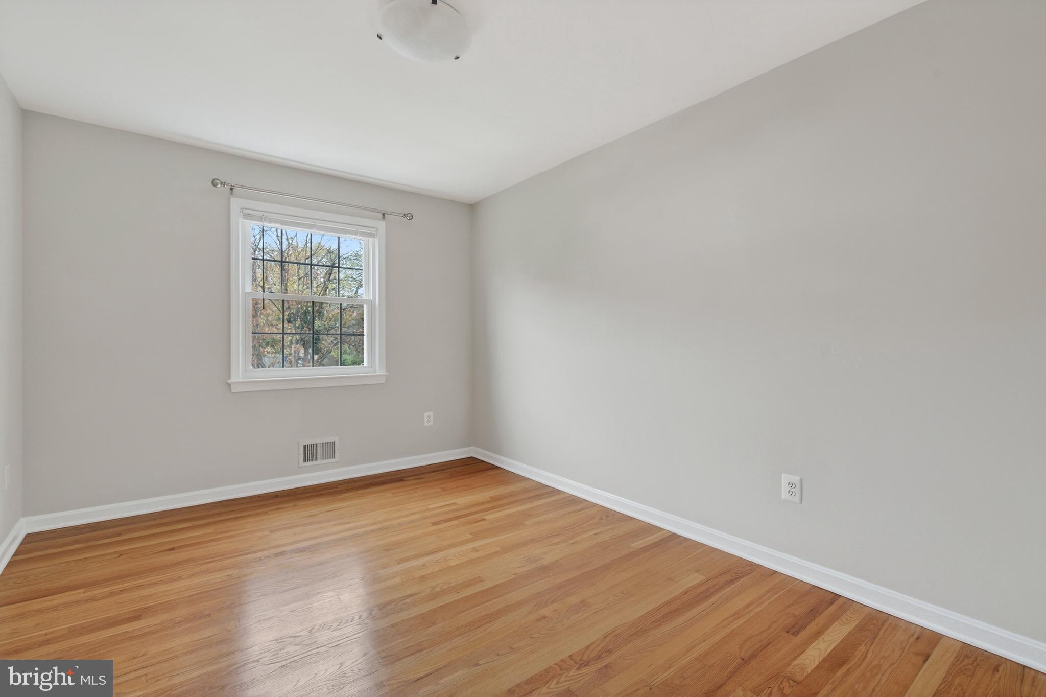 KINGS MANOR TOWNE HOUSES - Residential