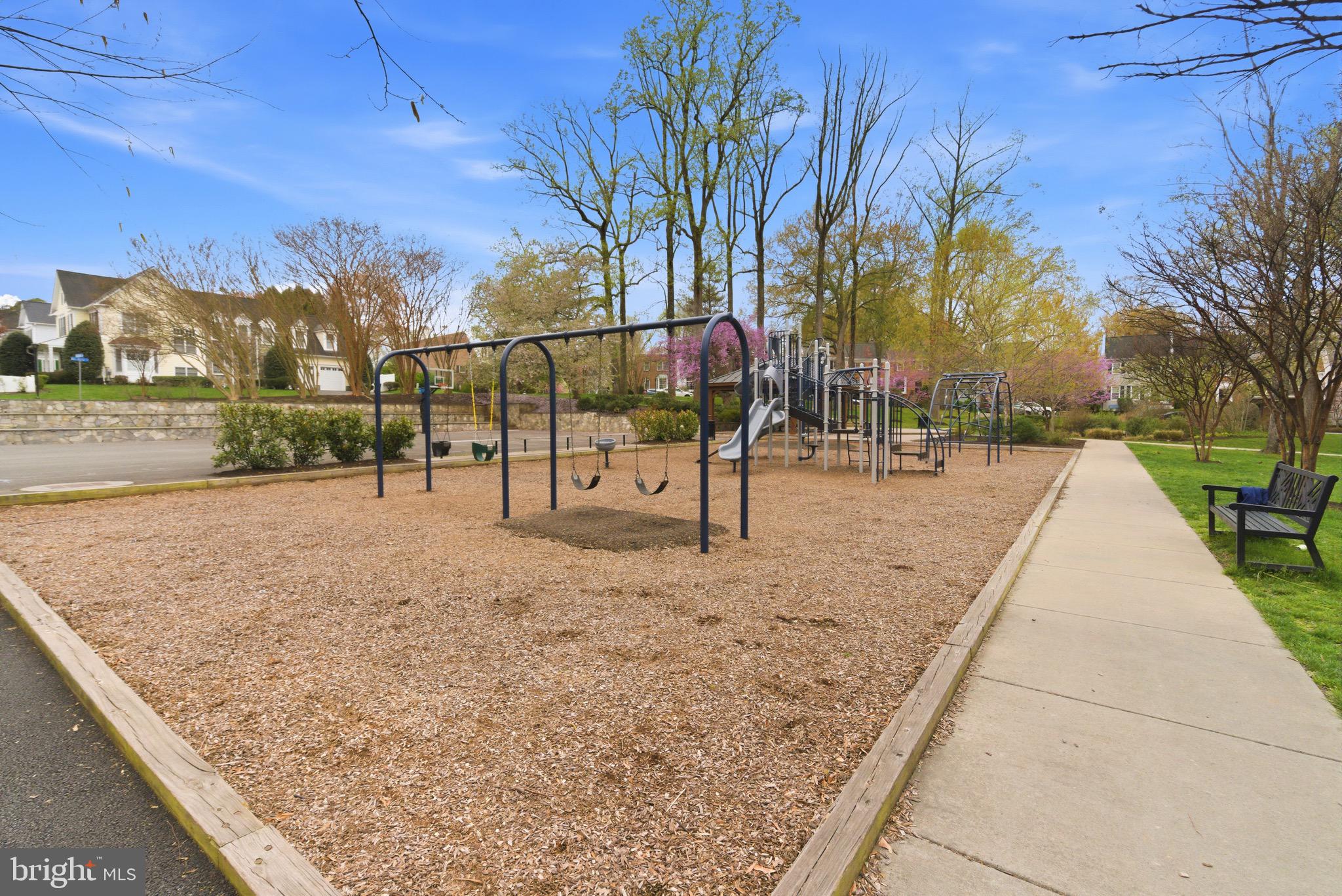 KINGS MANOR TOWNE HOUSES - Residential