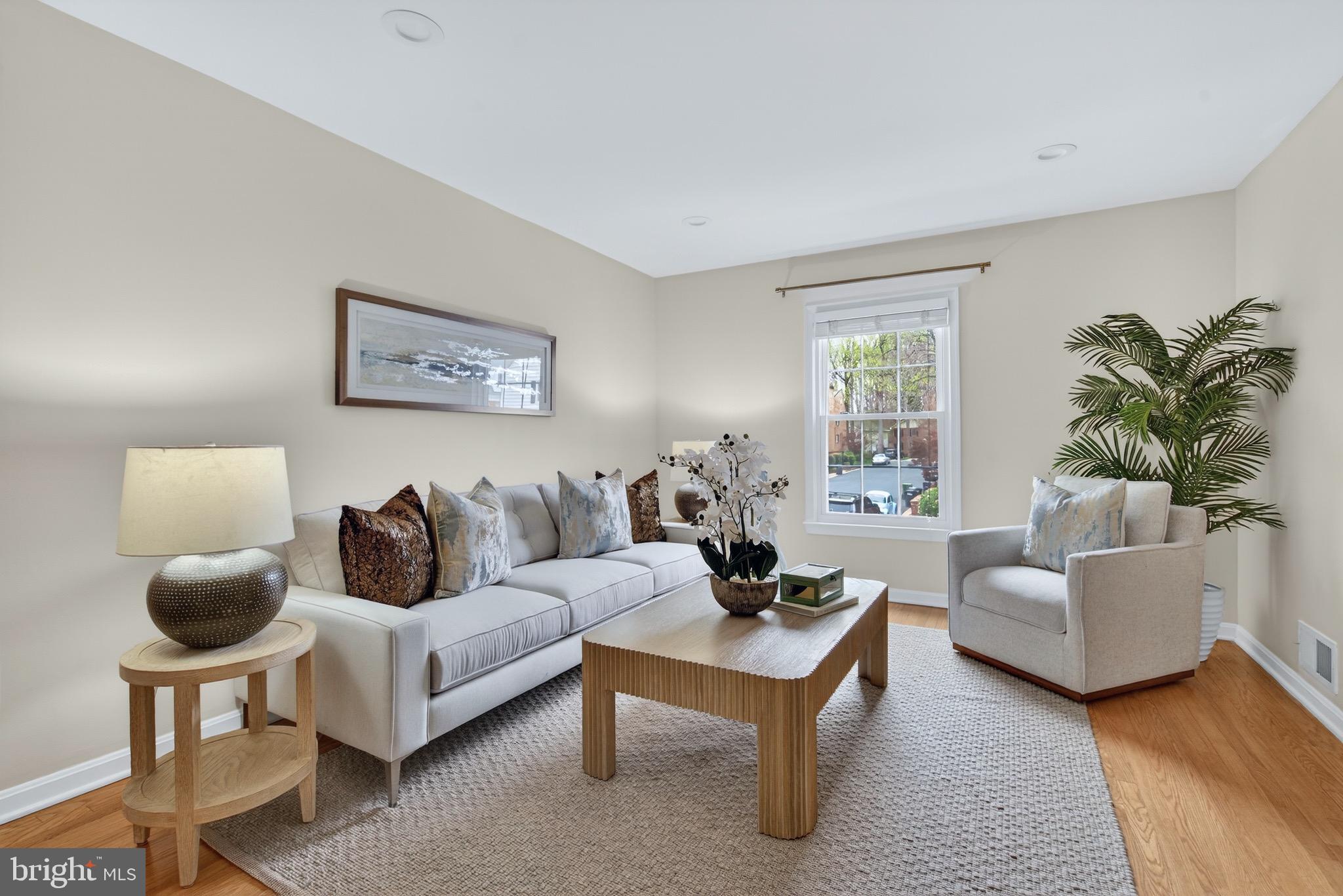 KINGS MANOR TOWNE HOUSES - Residential