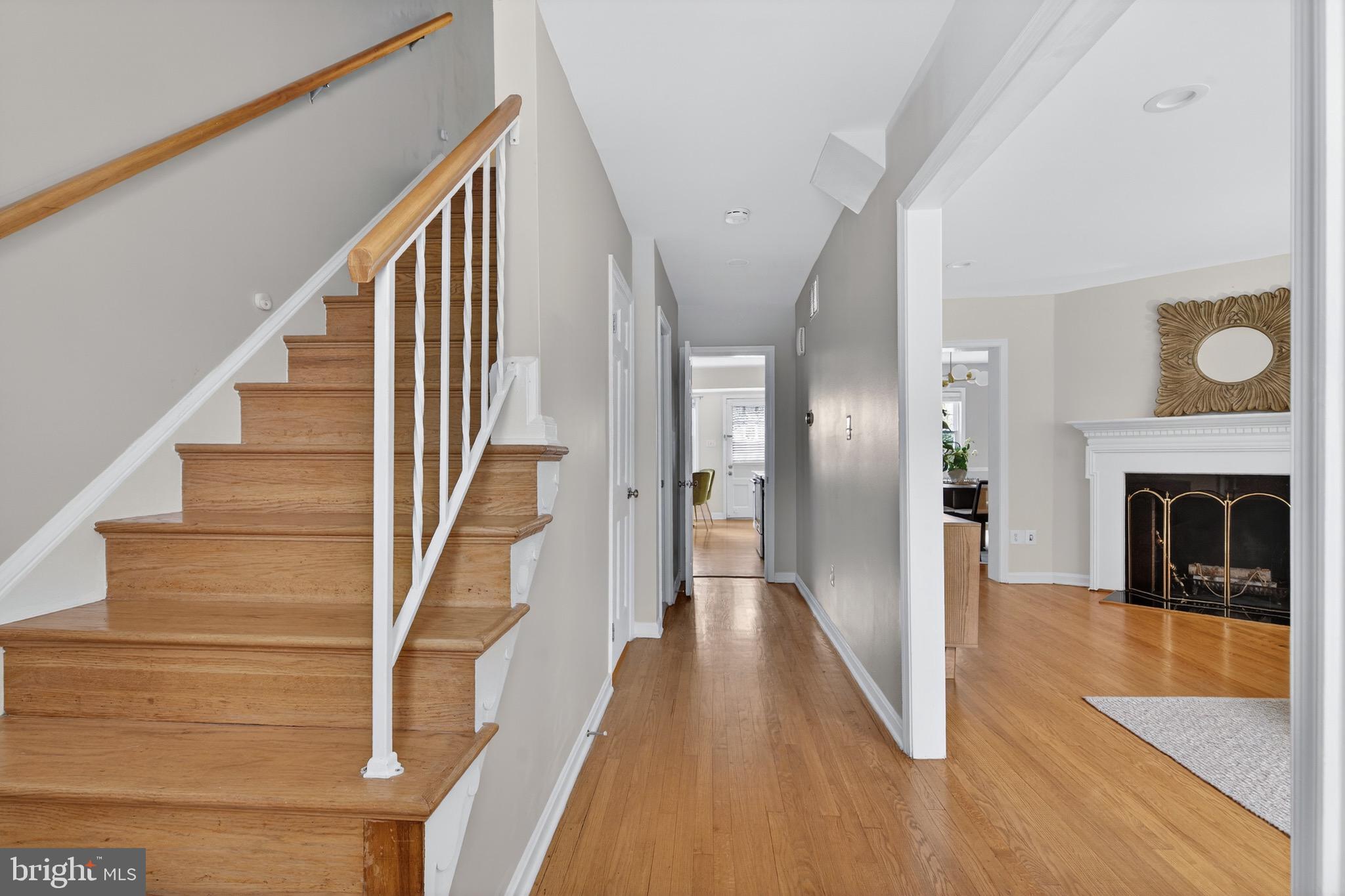 KINGS MANOR TOWNE HOUSES - Residential