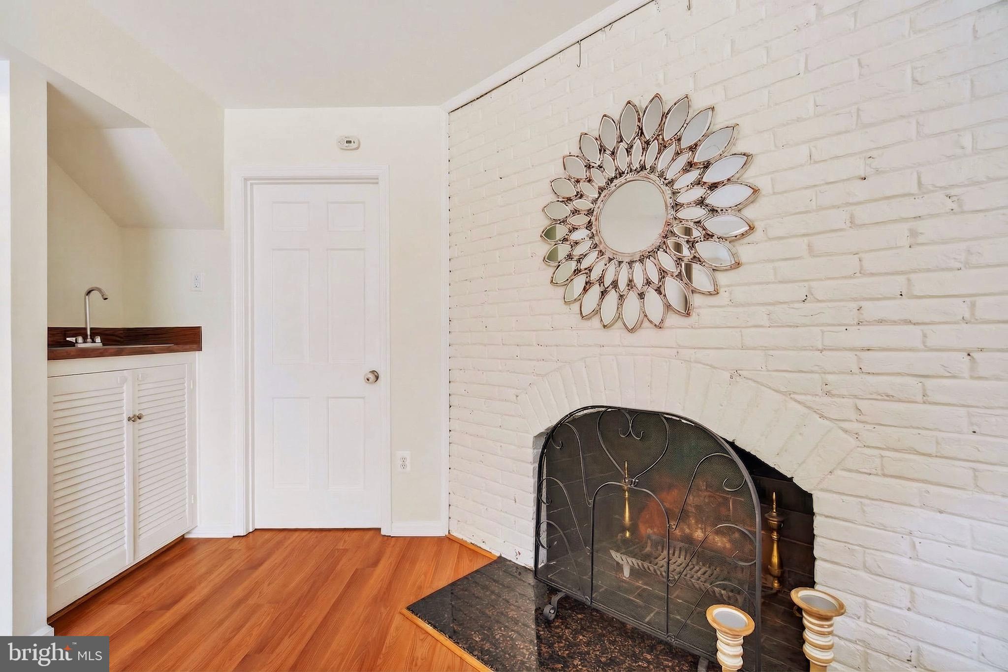 KINGS MANOR TOWNE HOUSES - Residential