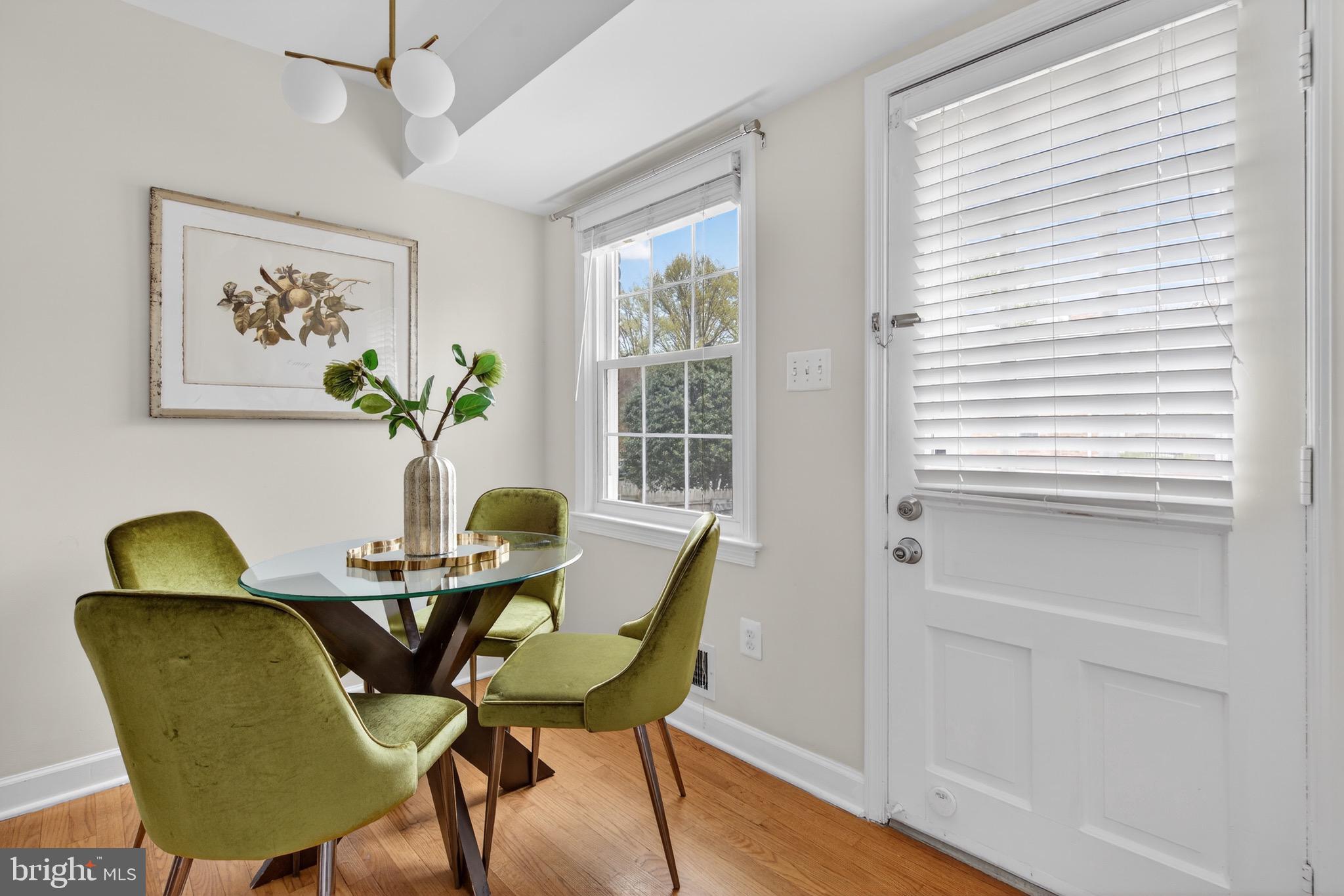 KINGS MANOR TOWNE HOUSES - Residential