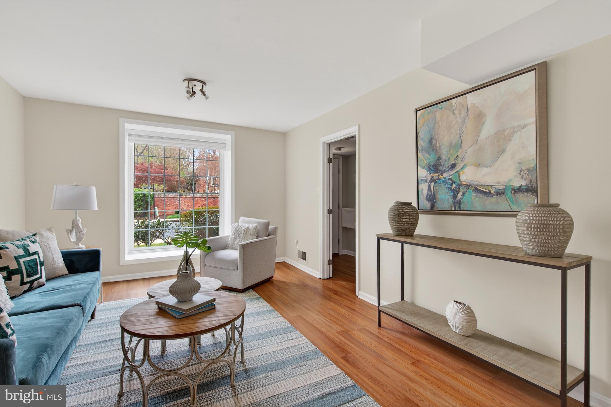 KINGS MANOR TOWNE HOUSES - Residential