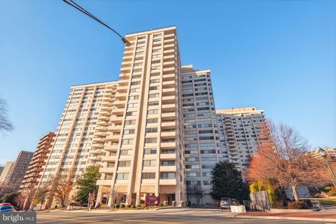 Photo of 4515 Willard Avenue #2417S, Chevy Chase, MD 20815 (MLS # MDMC2115430)