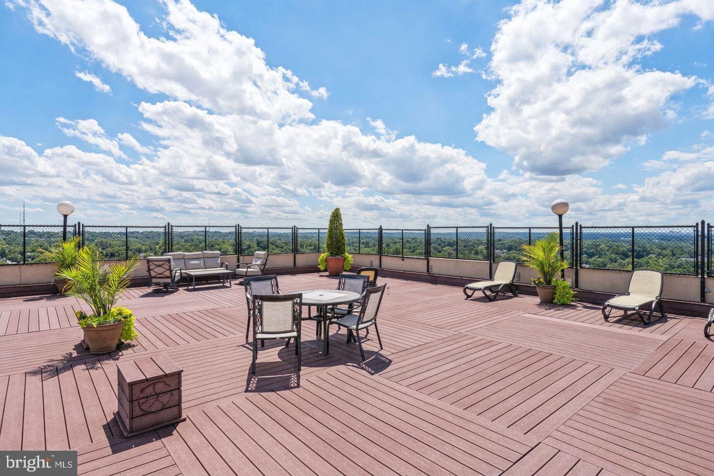 WILLOUGHBY OF CHEVY CHASE - Residential