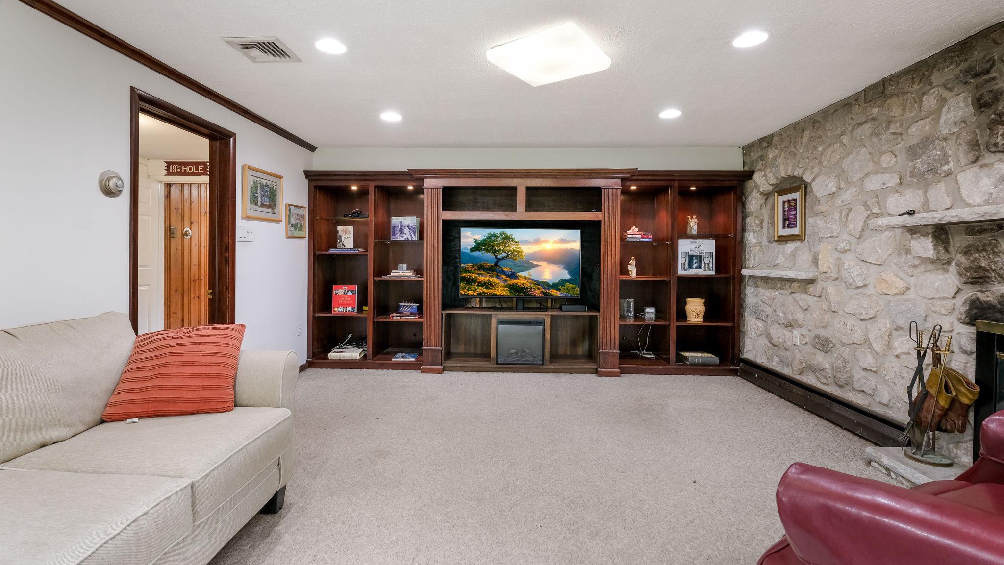 WOODED POND - Residential