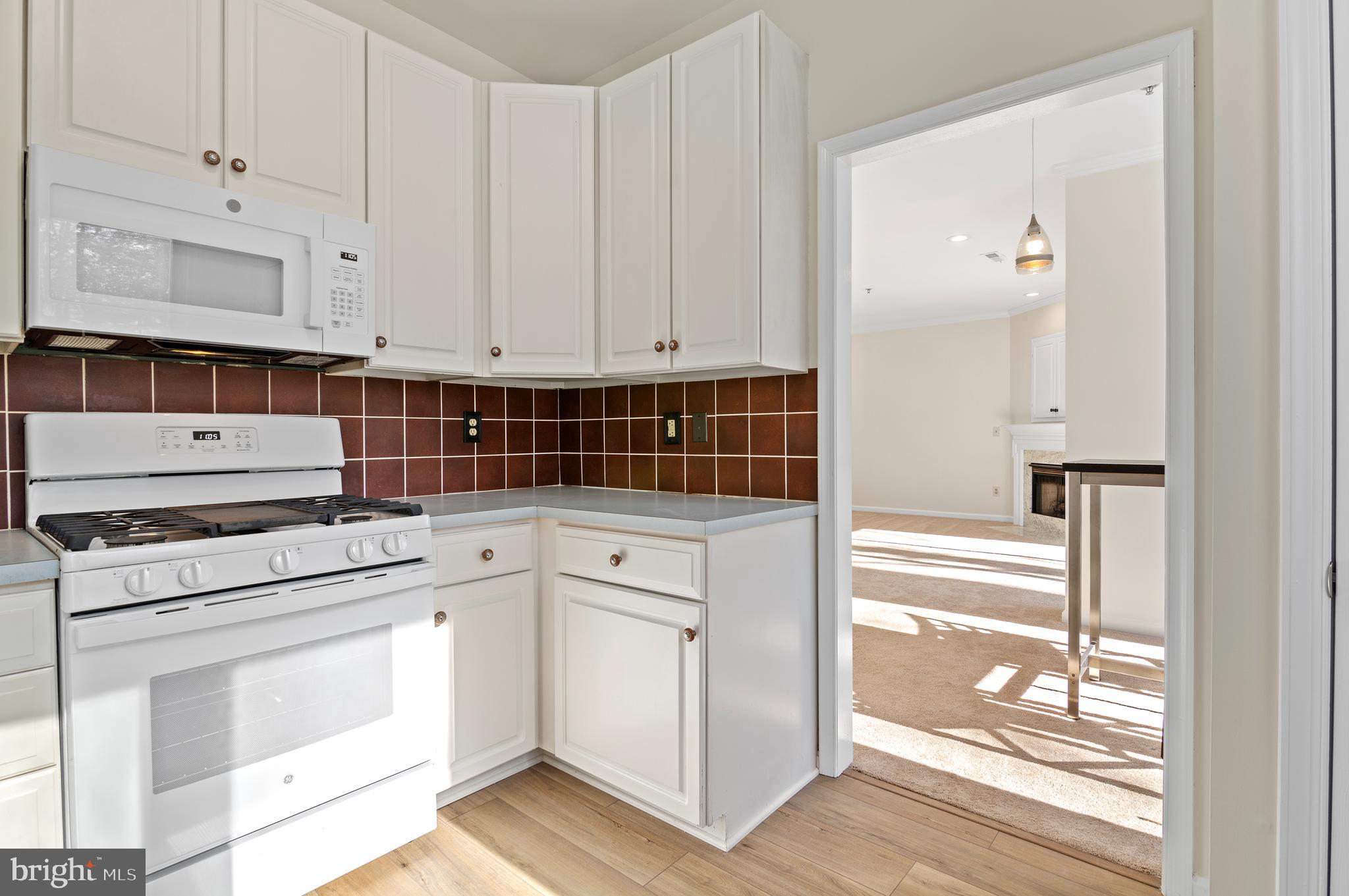 FAIRWAYS BAY HILLS CONDOMINIUMS - Residential