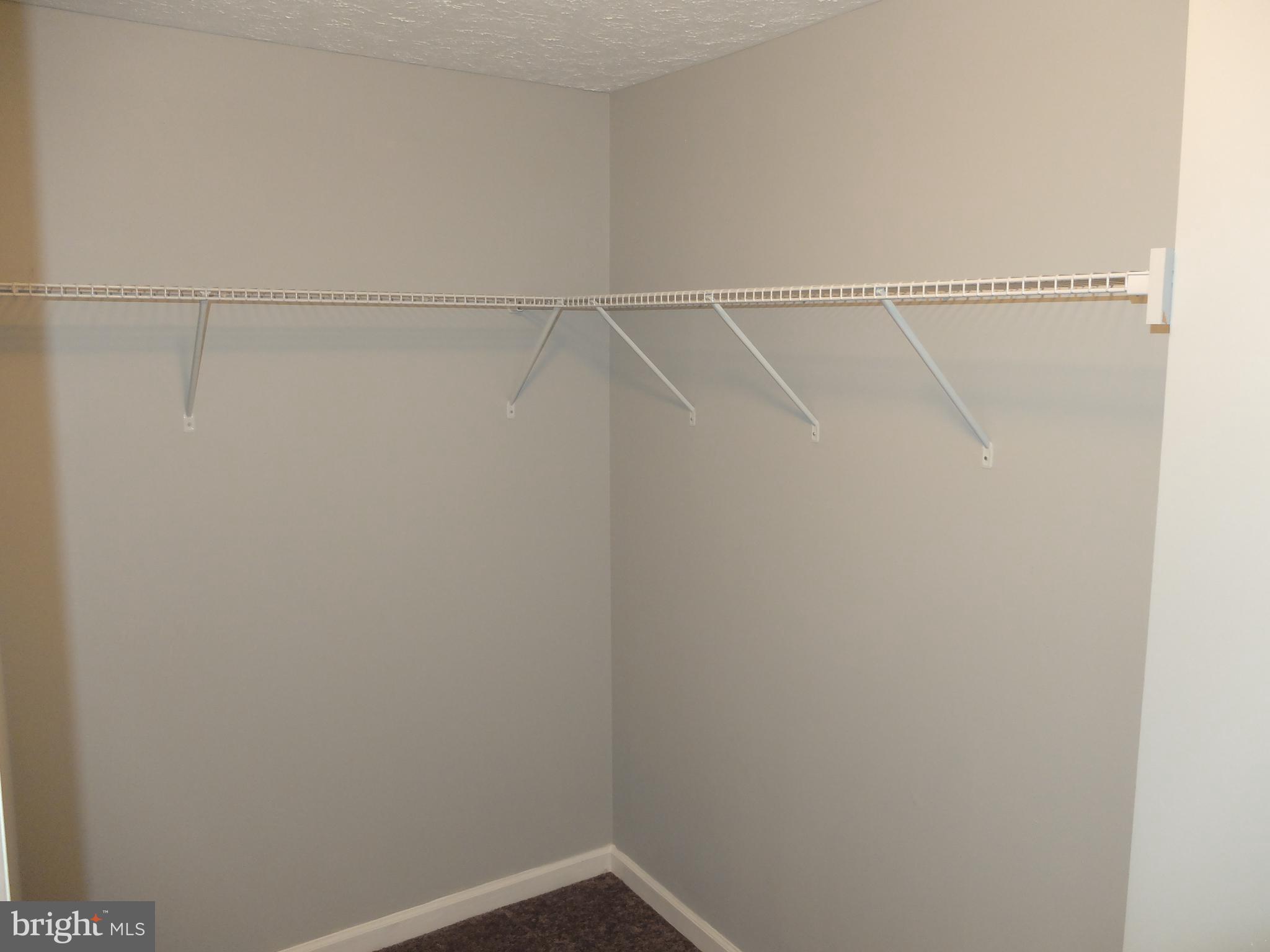 LAUREL WOODS - Residential