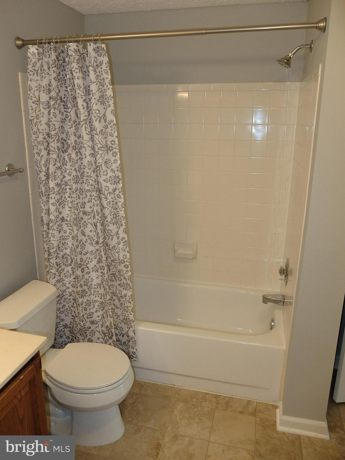 LAUREL WOODS - Residential