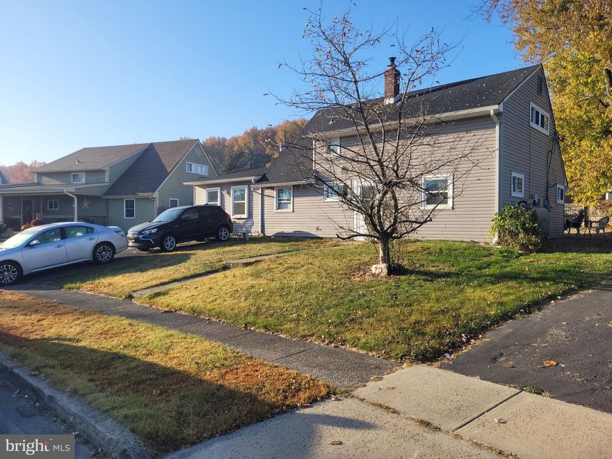 *****INVESTOR ALERT*****
This large 6 bedrooms, 3 baths 2 story home is currently licensed and as a recovery house and has a great Return on Investment. 
Main level has a large dining And living room As well as kitchen And Is in good condition.
Four bedrooms on the main level and two bedrooms on the second floor with a  2 full bath.
Second floor consists of two large bedrooms and a full bath. This home has a large backyard and is a great investment.
