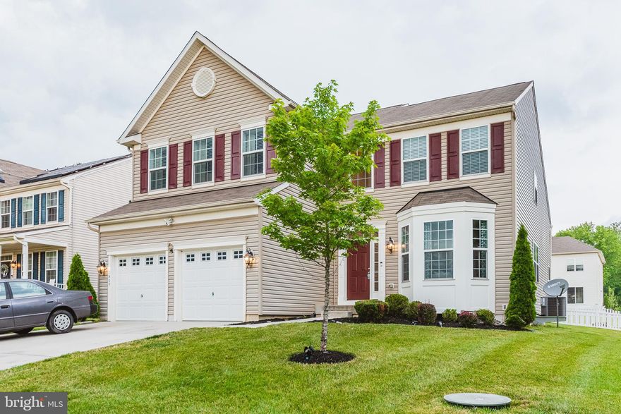 WELCOME HOME!  4 BEDROOM, 3.5 BATH COLONIAL WITH WATER VIEW-- SPACIOUS LIVING ROOM WITH BAY WINDOW AND 9 FT CEILINGS--DINING ROOM WITH HARDWOOD FLOORING--UPDATED GOURMET KITCHEN FEATURES GRANITE COUNTERS, STAINLESS STEEL APPLIANCES, ISLAND AND FRENCH REFRIGERATOR--BREAKFAST ROOM WITH NATURAL LIGHTING--SPACIOUS FAMILY ROOM WITH GAS FIREPLACE--MASTER SUITE WITH CATHEDRAL CEILINGS AND  MASTER BATH--HUGE FINISHED LOWER LEVEL WITH BAR AND FULL BATH--CONCRETE PATIO--LARGE FENCED REAR YARD--2 CAR ATTACHED GARAGE--DRIVEWAY AND SO MUCH MORE!  HOA INCLUDES CLUBHOUSE WITH GYM, COMMUNITY POOL, TOT LOT AND WALKING TRAILS!