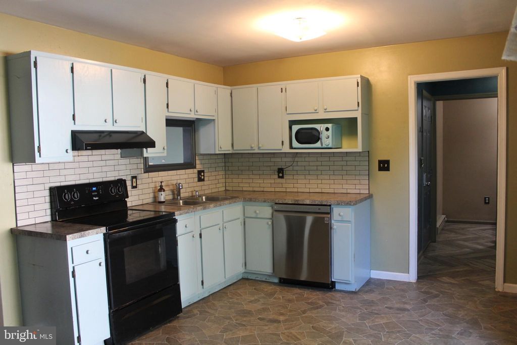 Photo of 208 S Center Street, CLEONA, PA 17042 (MLS # PALN2023084)