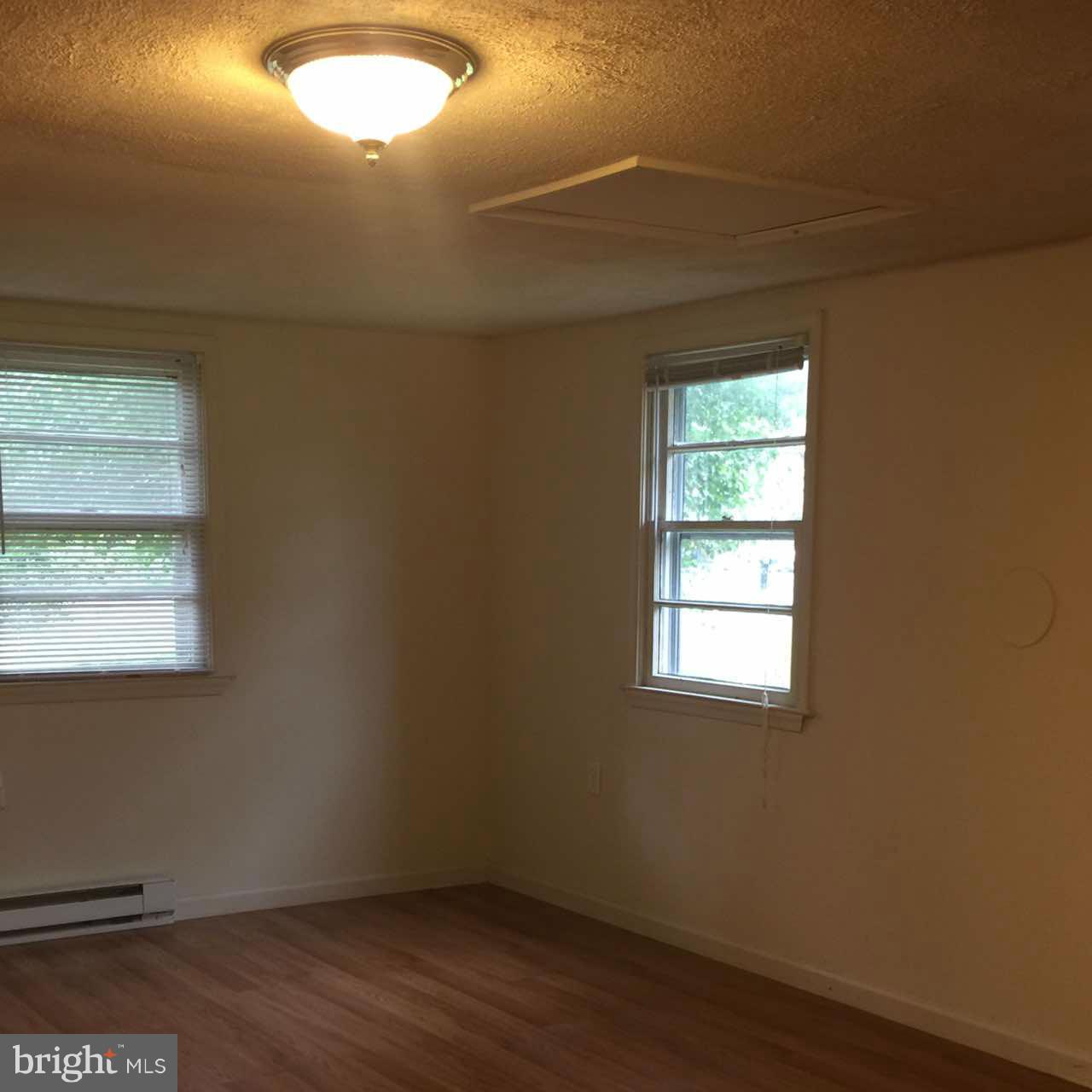 PBE MEADOW VIEW - Residential Lease