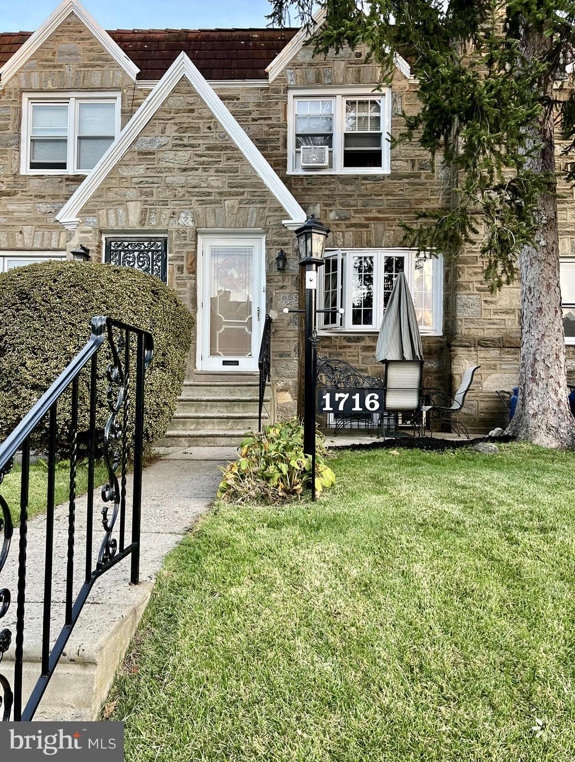 WEST OAK LANE - Residential