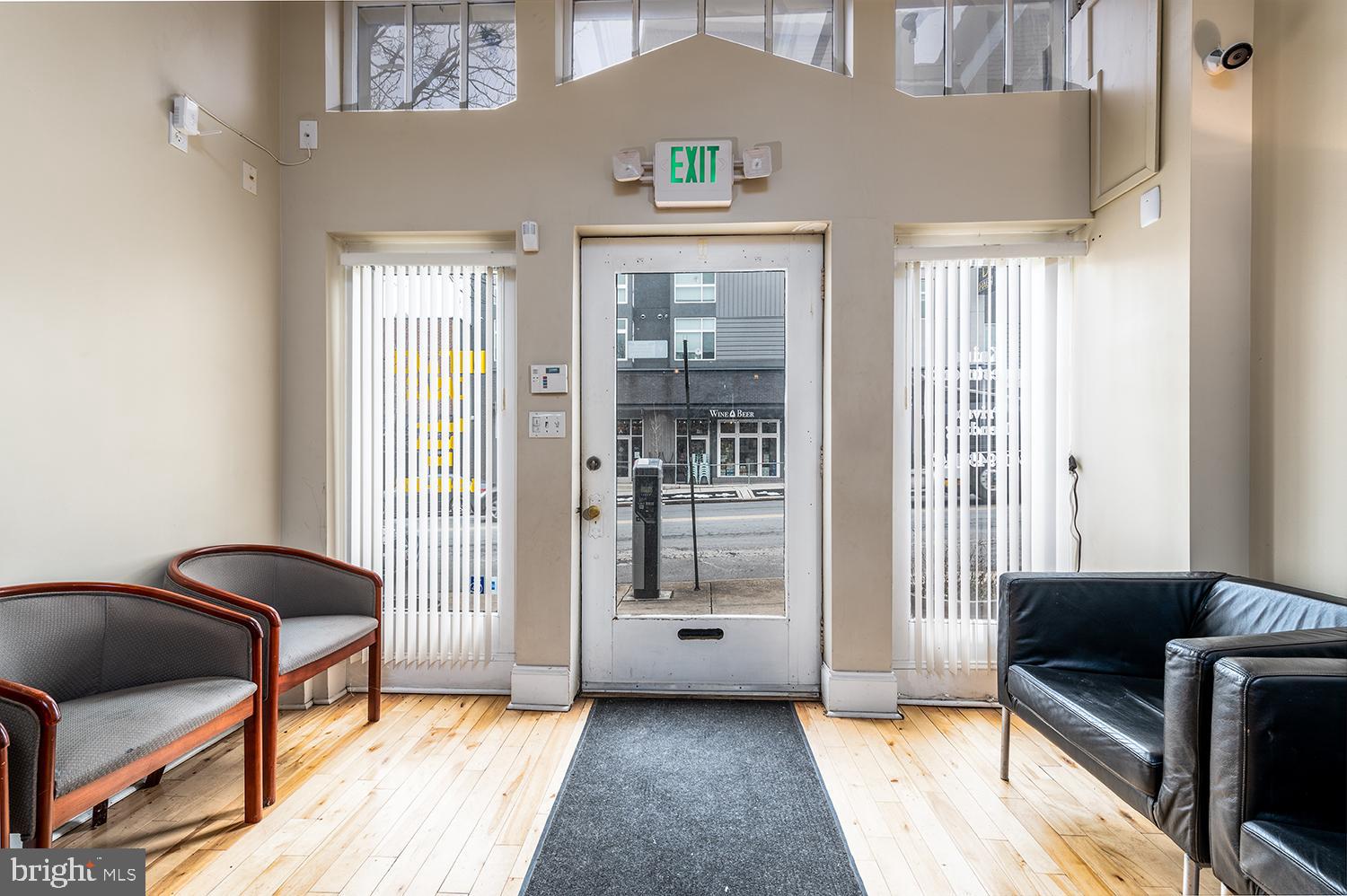 CANTON - Commercial Sale