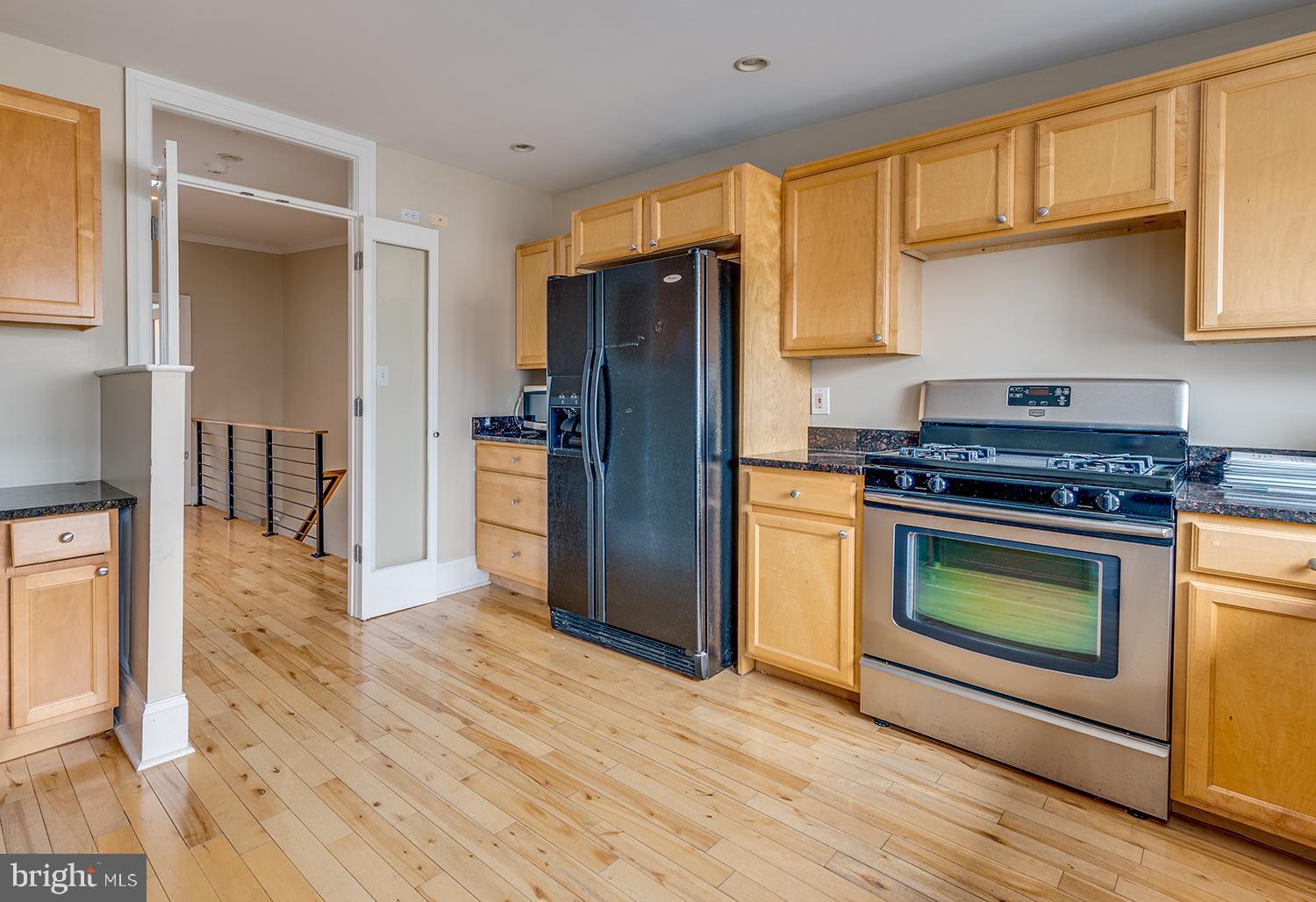 CANTON - Commercial Sale