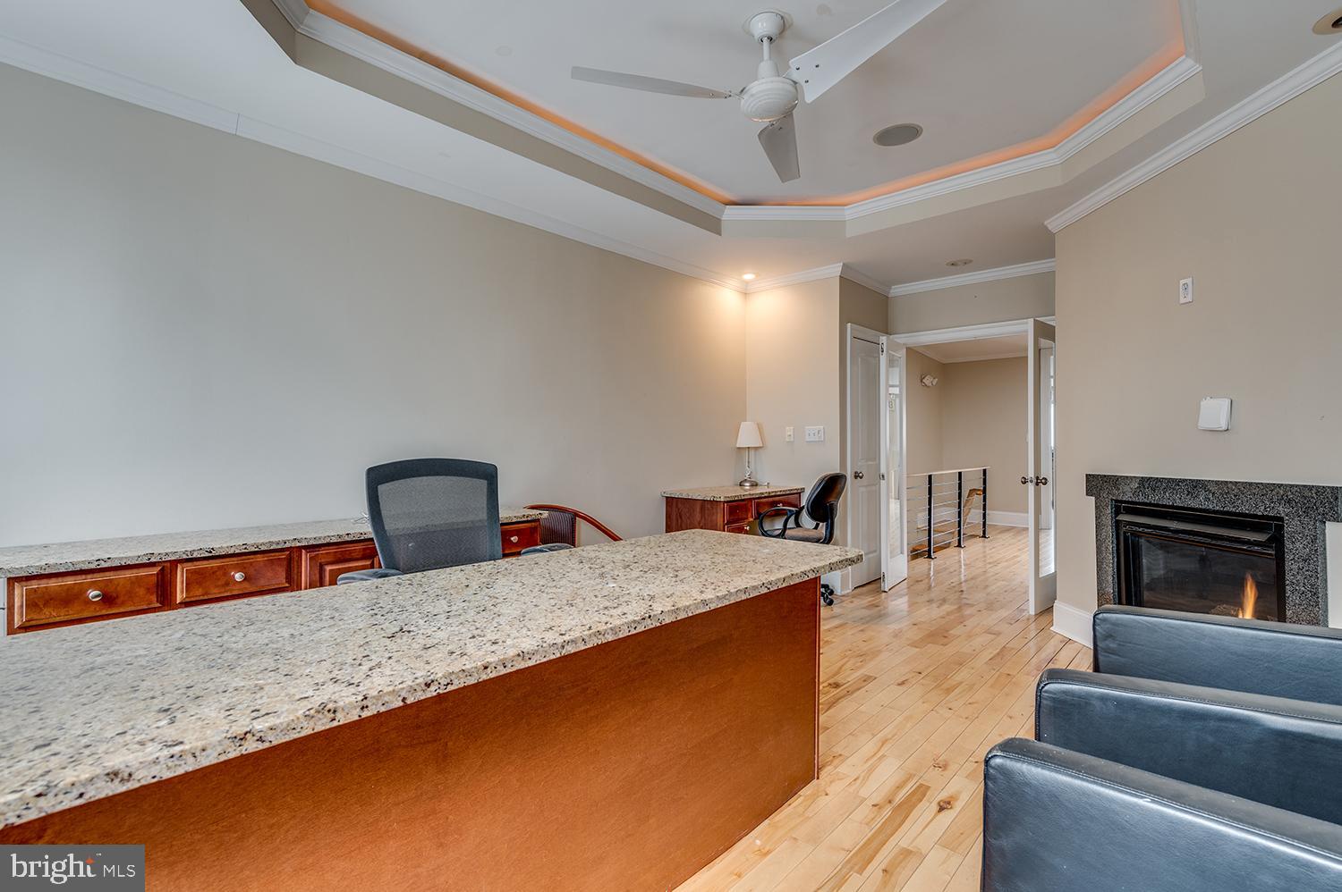 CANTON - Commercial Sale